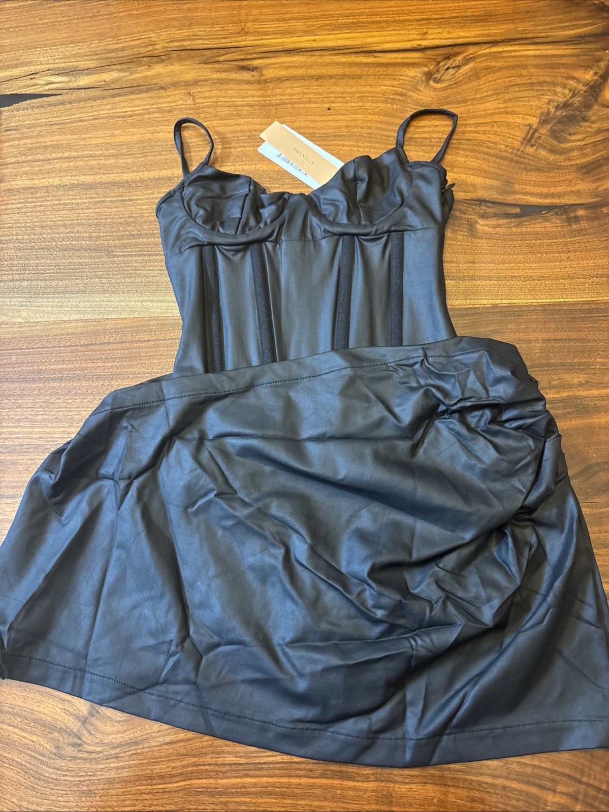 IAMBOTBASIC VENOM DRESS – BLACK
