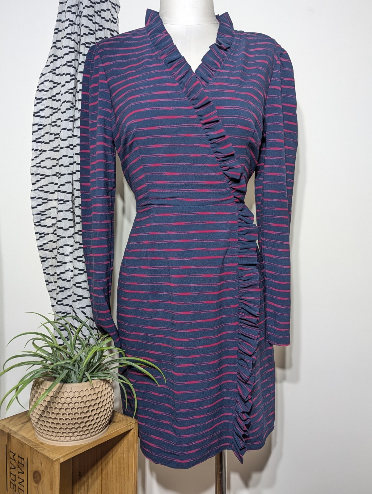 Charles Henry Ruffle Faux Wrap Dress Medium Navy Pink Stripe Stretch Knit Preppy