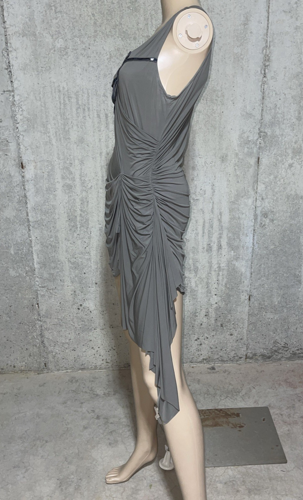 Vera Wang Runway Bead Embroidered Ruched Gray Draped Cocktail Dress EU 42 US 6 8