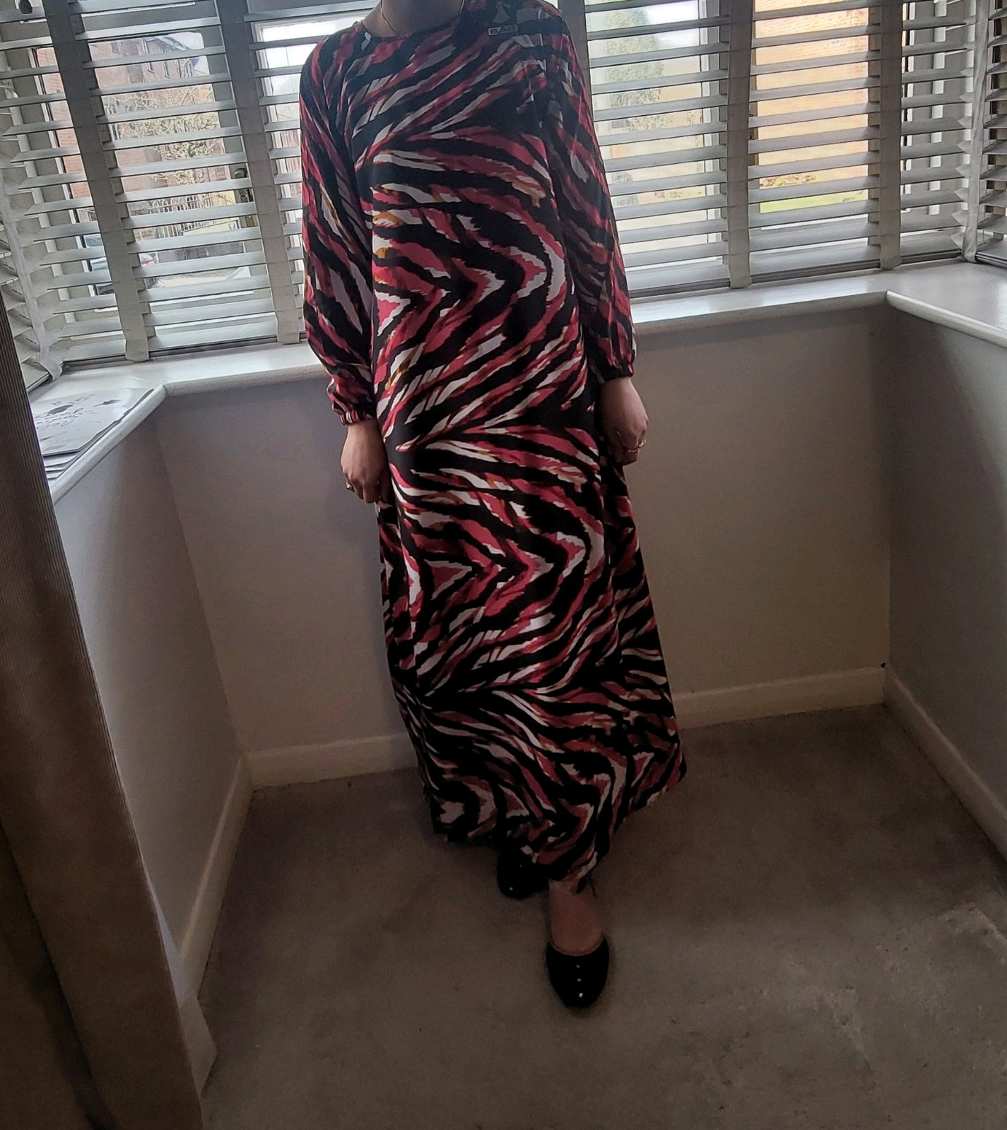 Muslim Women Causal Wear Abaya. 22i Inches Chest 52 Inches Length.