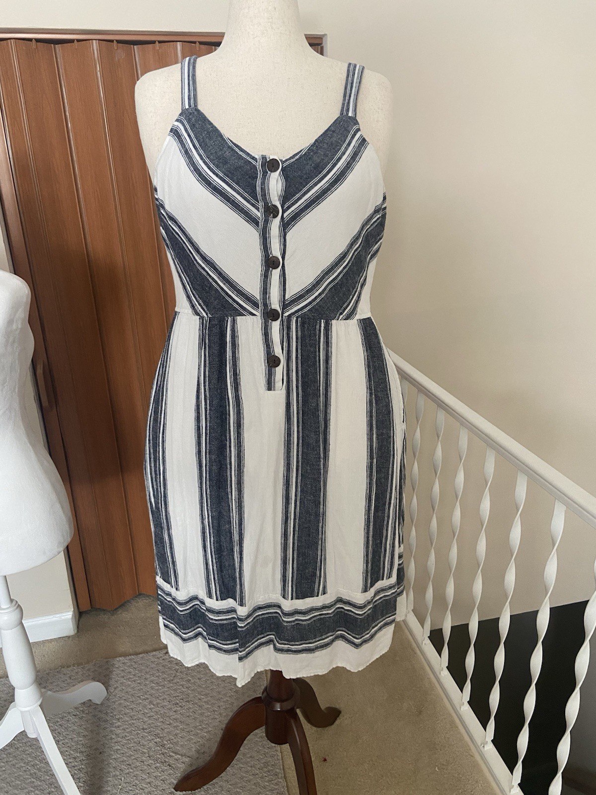 Universal Thread Women’s Grey Blue And White Striped Jumper XXL