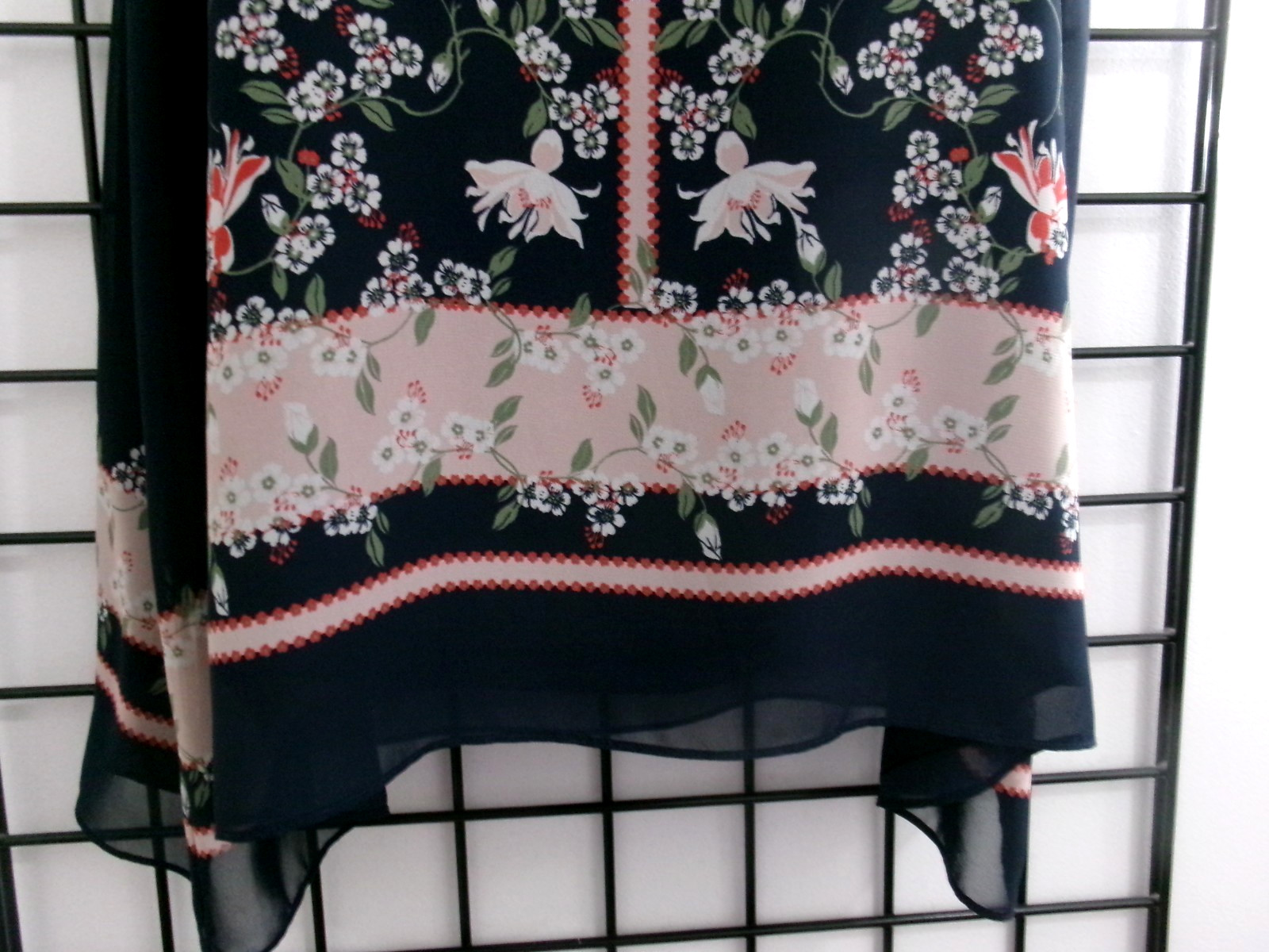 “NEW” MAX EDITION / ORG $128 🌸 LARGE==NAVY FLORAL / LONGER AT SIDES DRESS