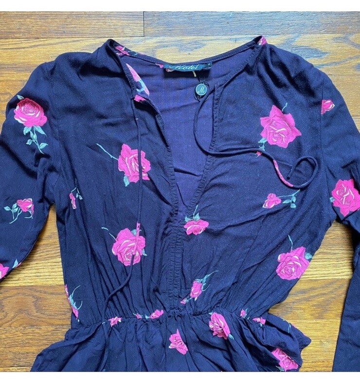 Motel plunging front dark purple ruffle bottom dress size medium