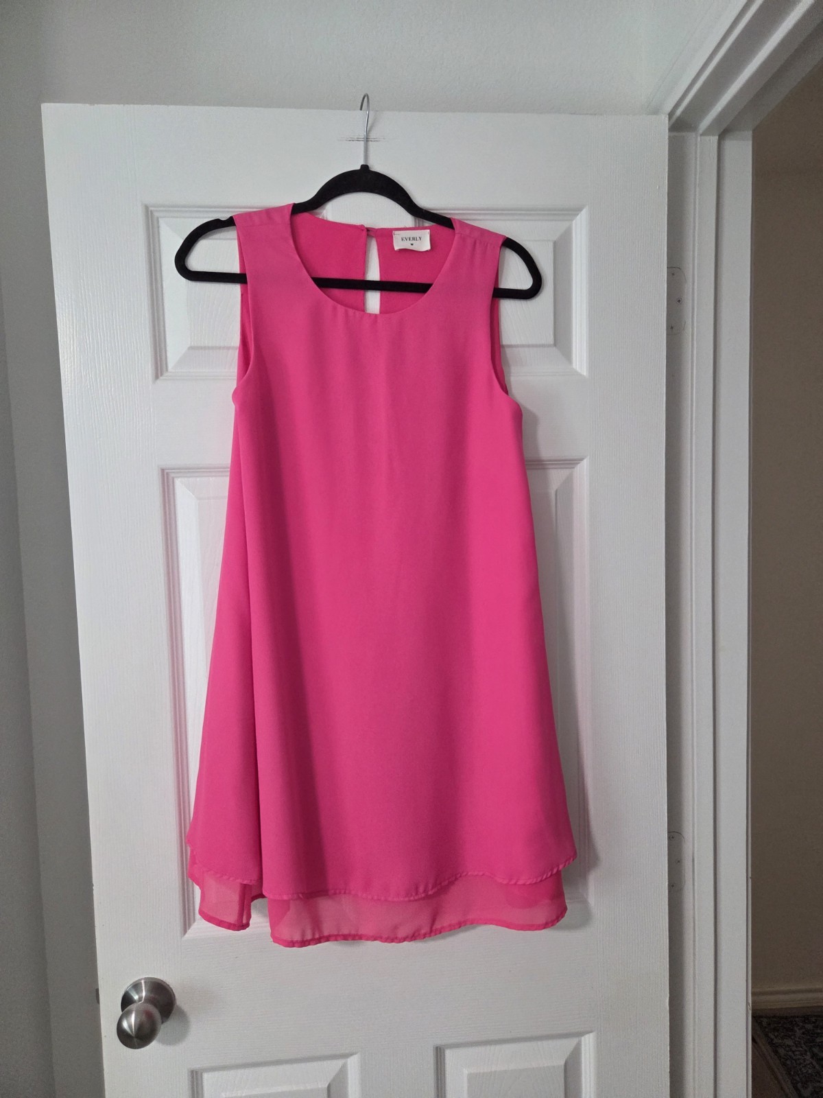 Everly Vibrant Pink Flowy Shift Lined Shift Dress. Datenite, Sassy Trendy Fun. M
