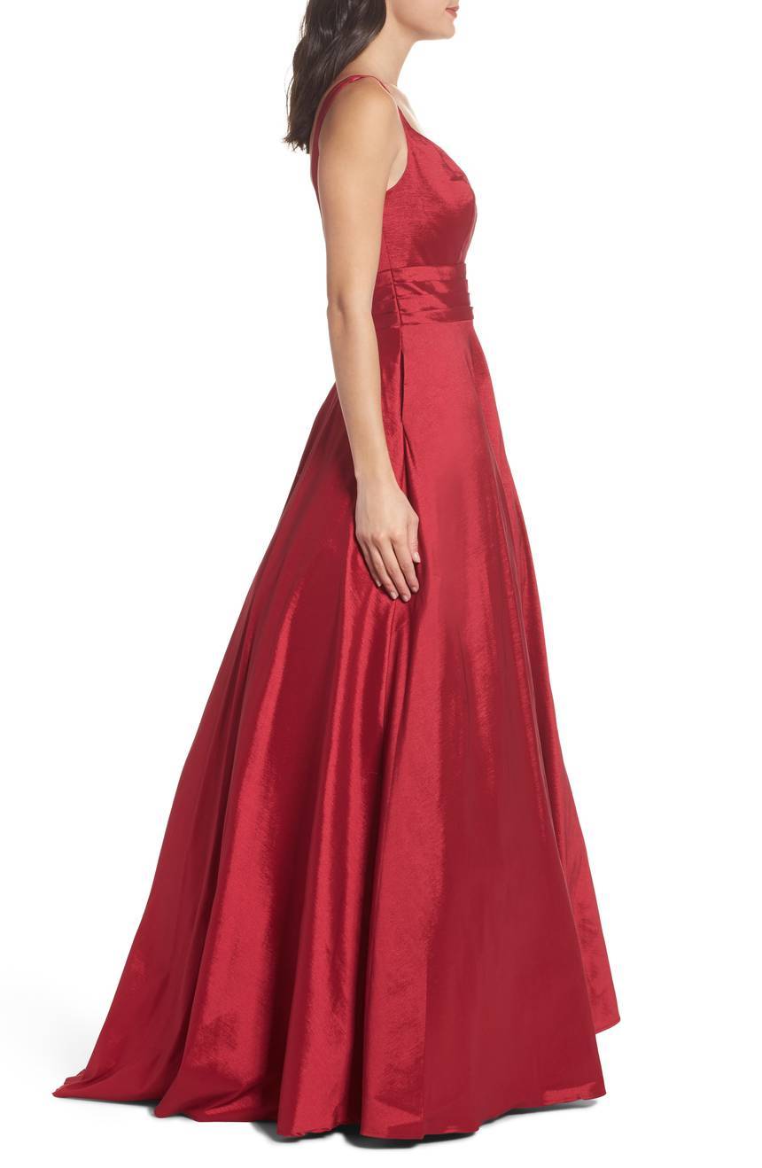 MAC DUGGAL 65514H Burgundy Plunge Neckline Sweetheart A-Line Maxi Ball-Gown 6 S