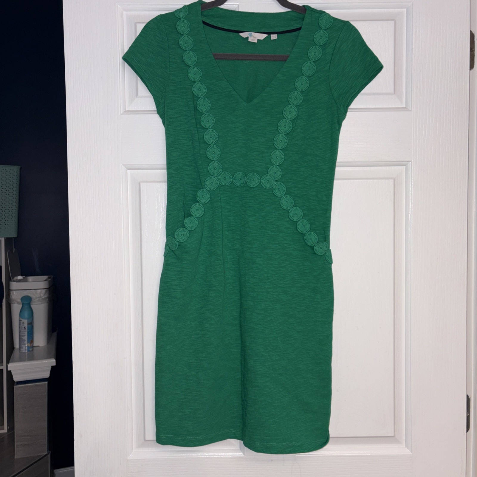 Boden Women’s Green V-Neck Knit Dress Appliqué Trim Short Sleeve Size 2P Petite