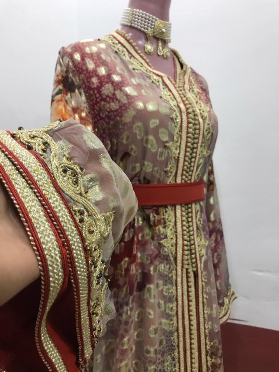 Takchita marocainne traditionnelle constituée de deux pièce