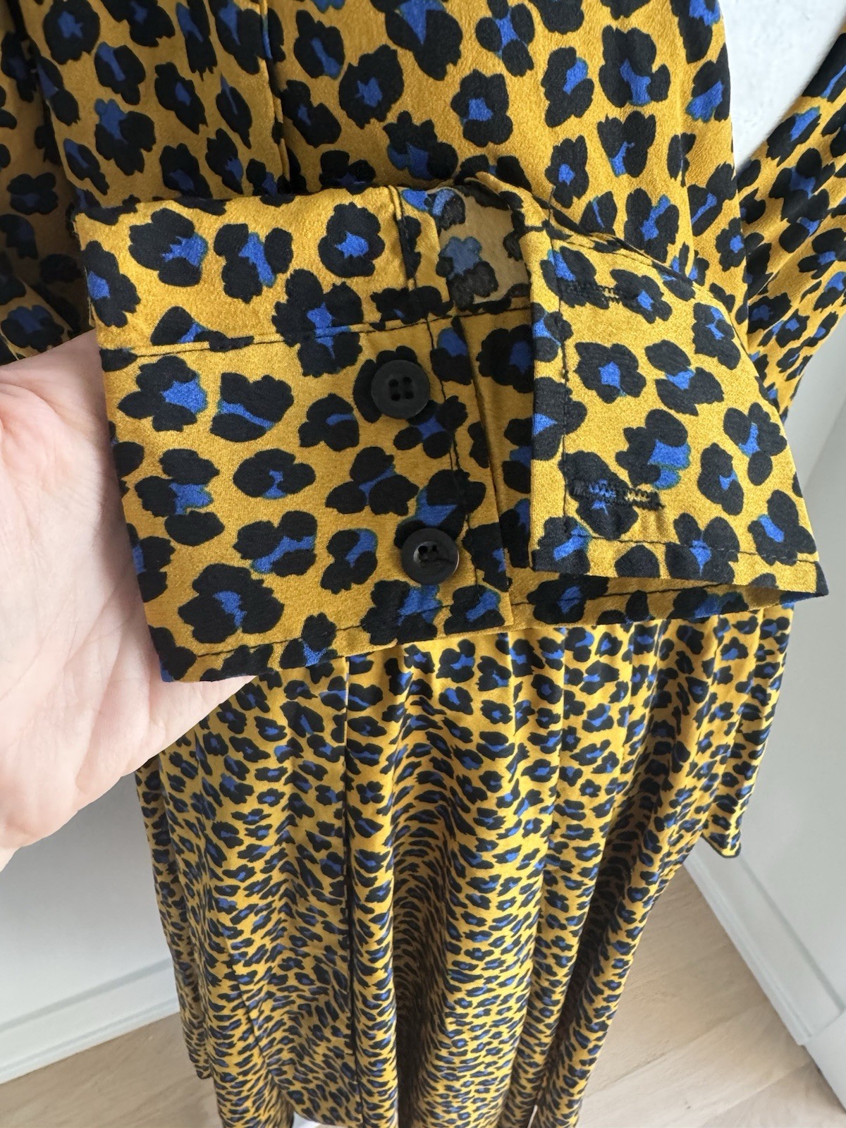 Akira Forever Lusting Yellow Leopard Maxi Dress Tie Neck Women’s Small NEW