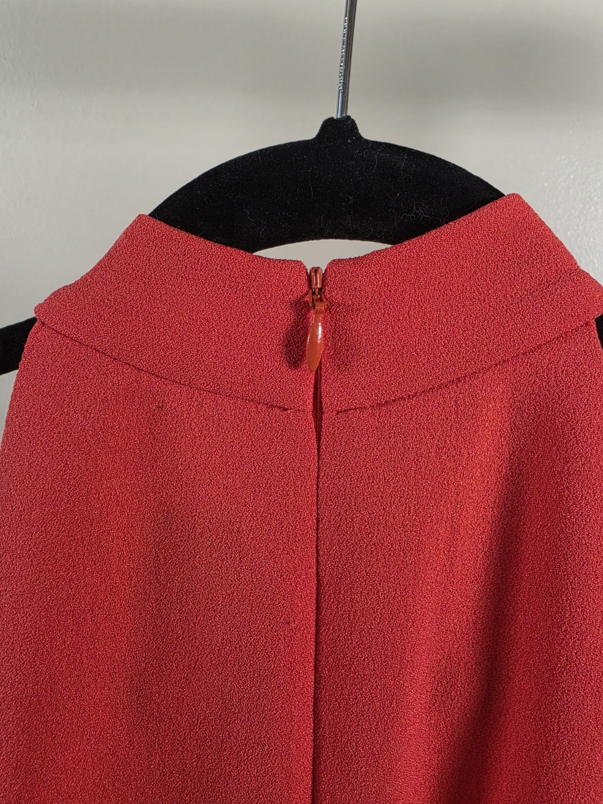 NWT Vince Camuto Red Solid Halter Tie Neck Sheath Dress Sleeveless Short Size 0