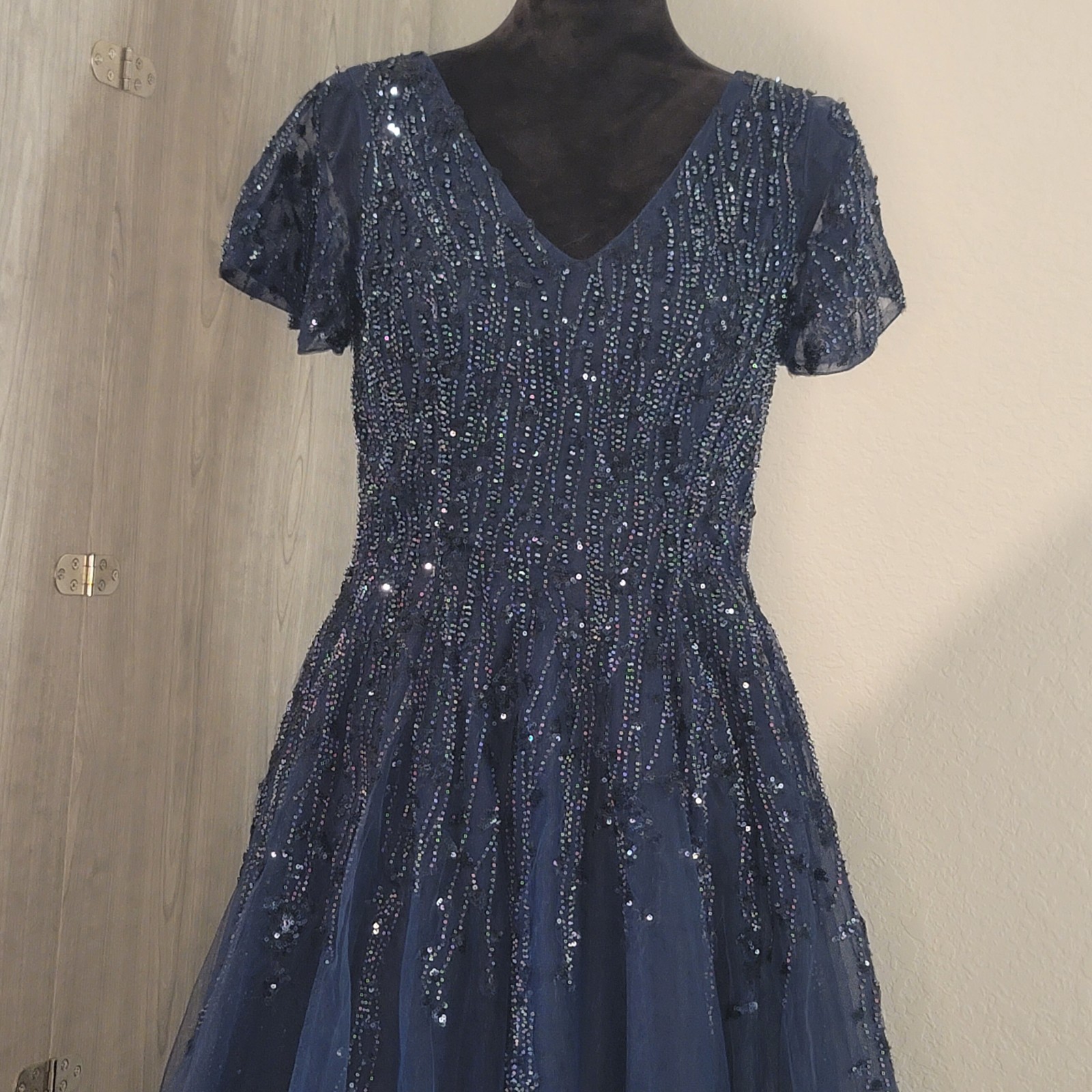 Mac Duggal Blue Sequin Beaded V-Neck Flutter Sleeve Tulle Midi Dress 6