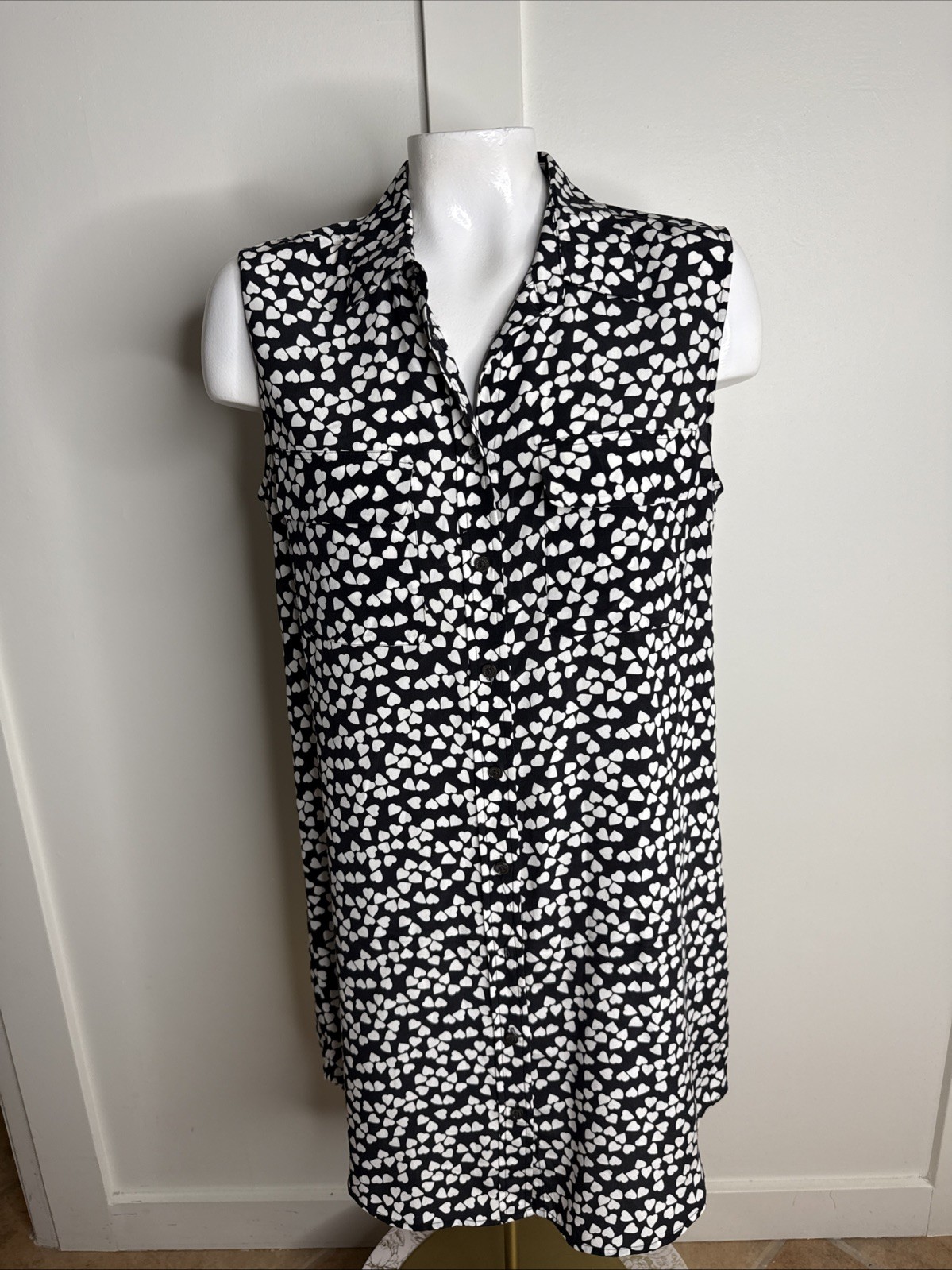 Equipment Femme Black White Heart Size M Sleeveless Shirt Dress Silk Curved Hem