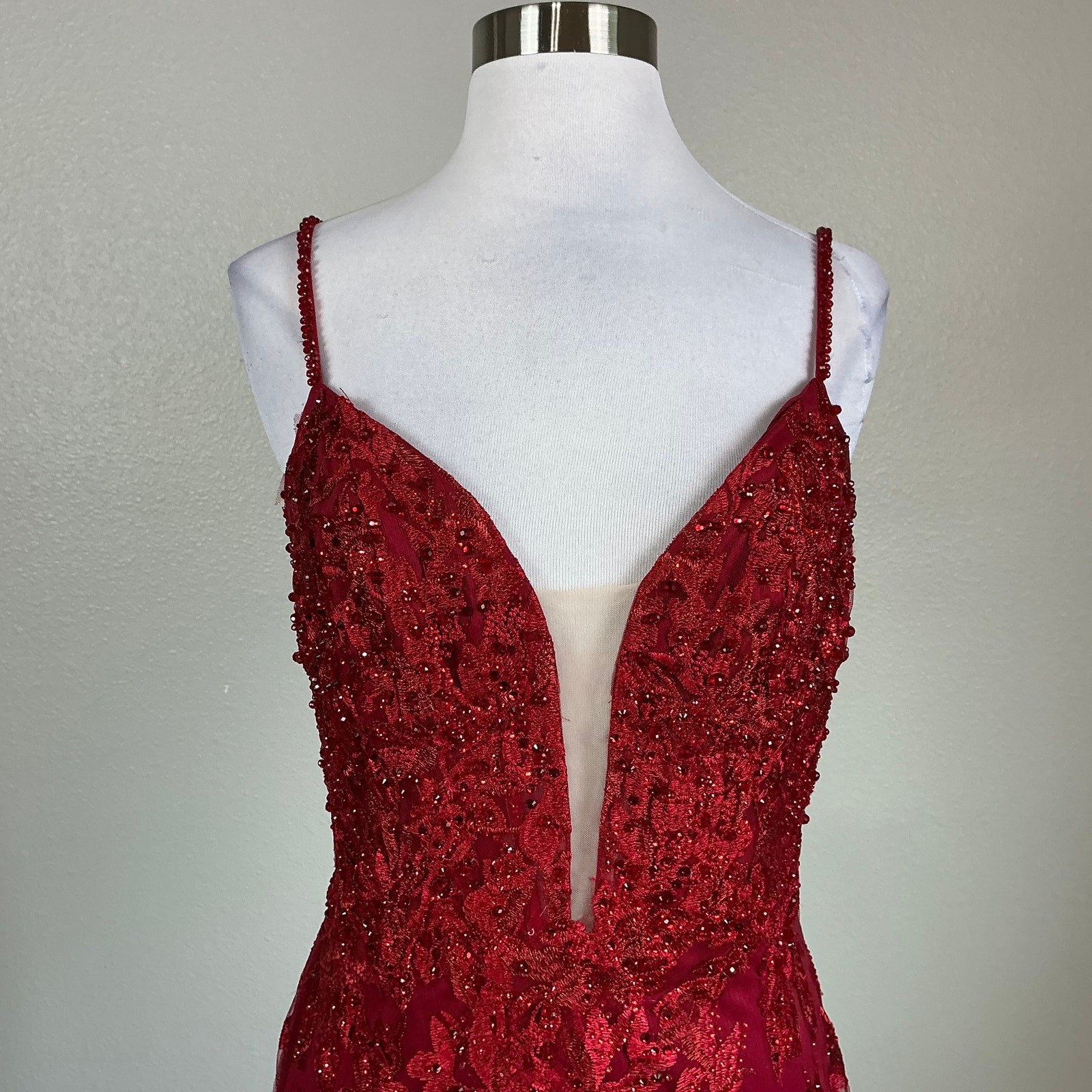 Mac Duggal 20330 Red Evening Gown Beaded Lace Sleeveless Mermaid Dress Size 12