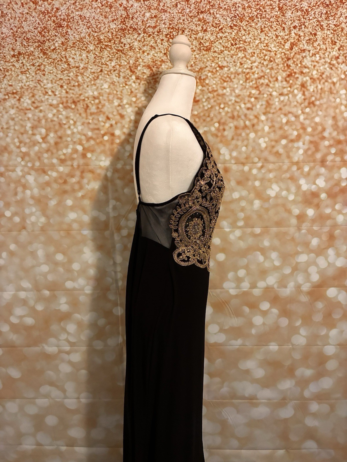 👗Elegant Black And Gold Dress Perfect For Any Occasion