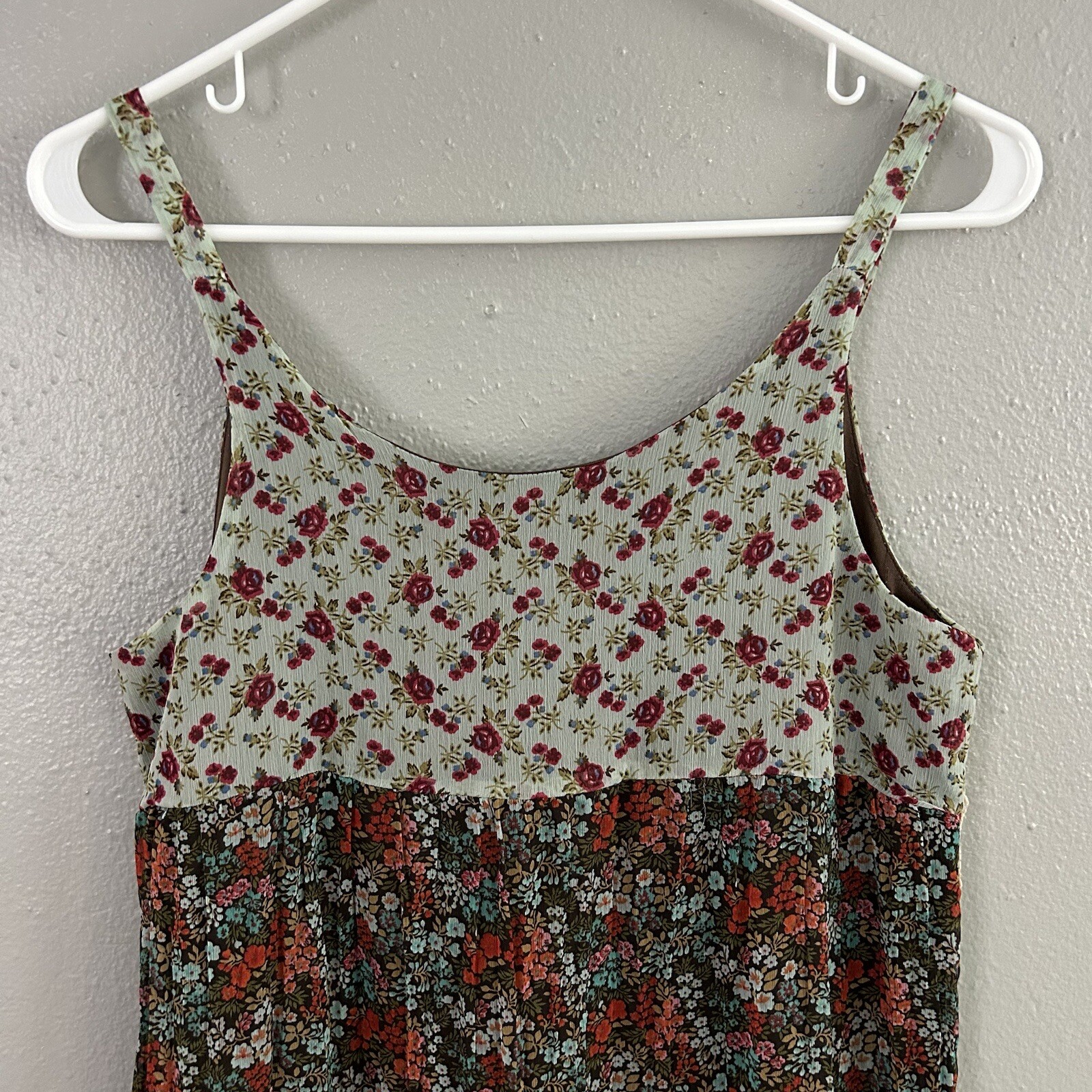 American Rag Tiered Crinkle Mini Dress Size M Lace Trim Boho Multi Print Floral