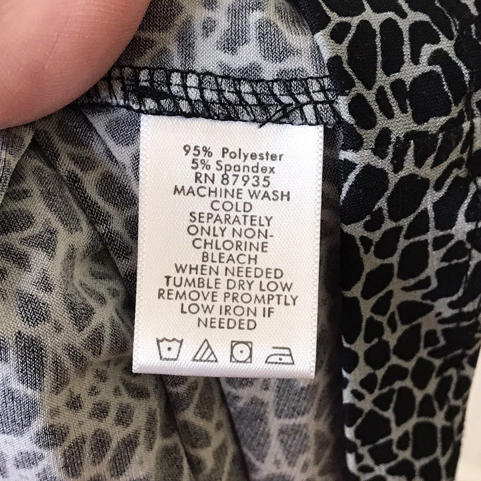 Dialogue Size S Giraffe Print Dress V Neck Faux Wrap Stretch Inverted Pleats