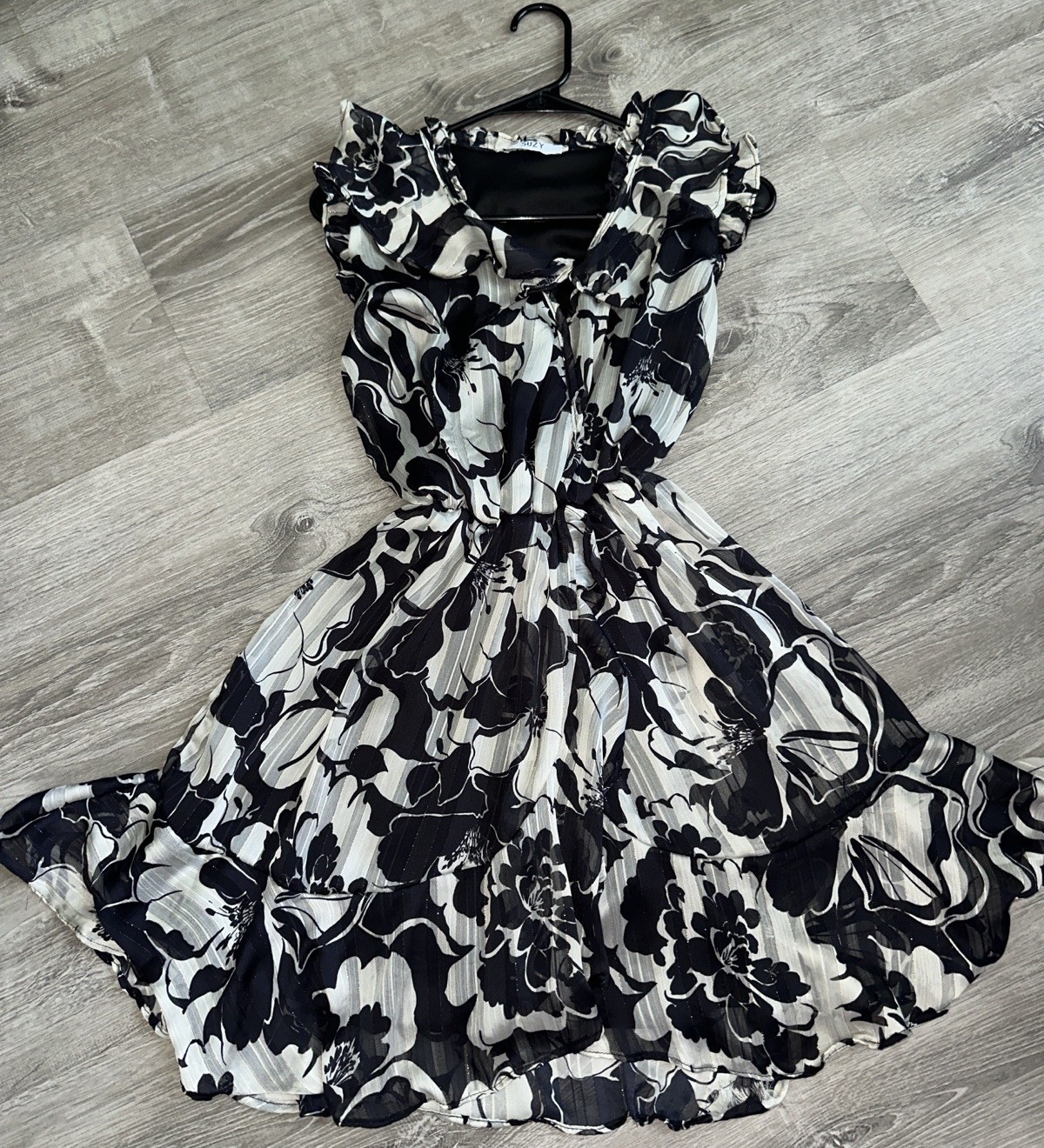Suzy Shier Womens Black & White Floral Short Flutter Sleeve Knee Length SZ S