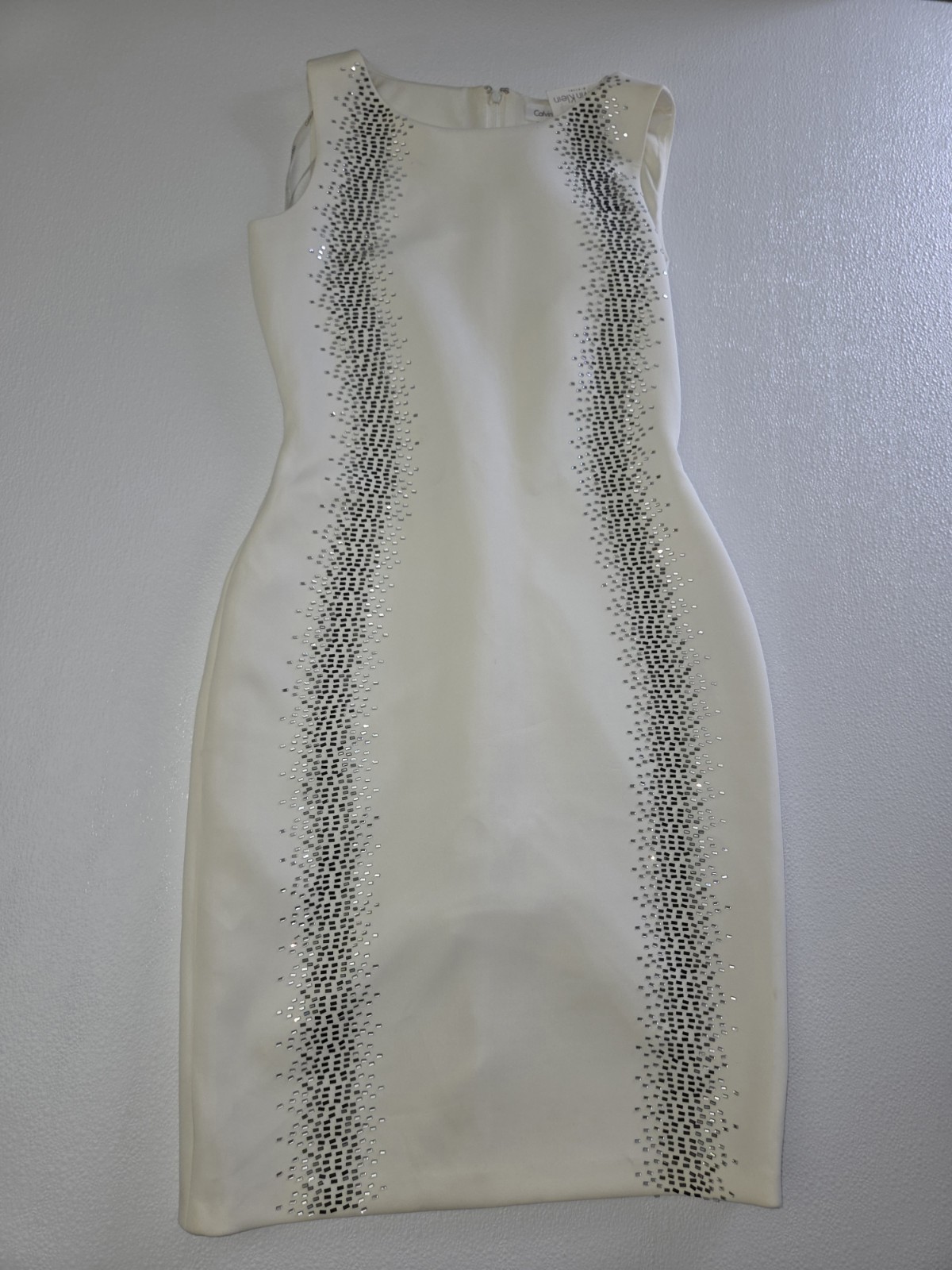 Calvin Klein Ivory Beaded Sheath Dress Size 6 Round Neck Sleeveless Knee Party