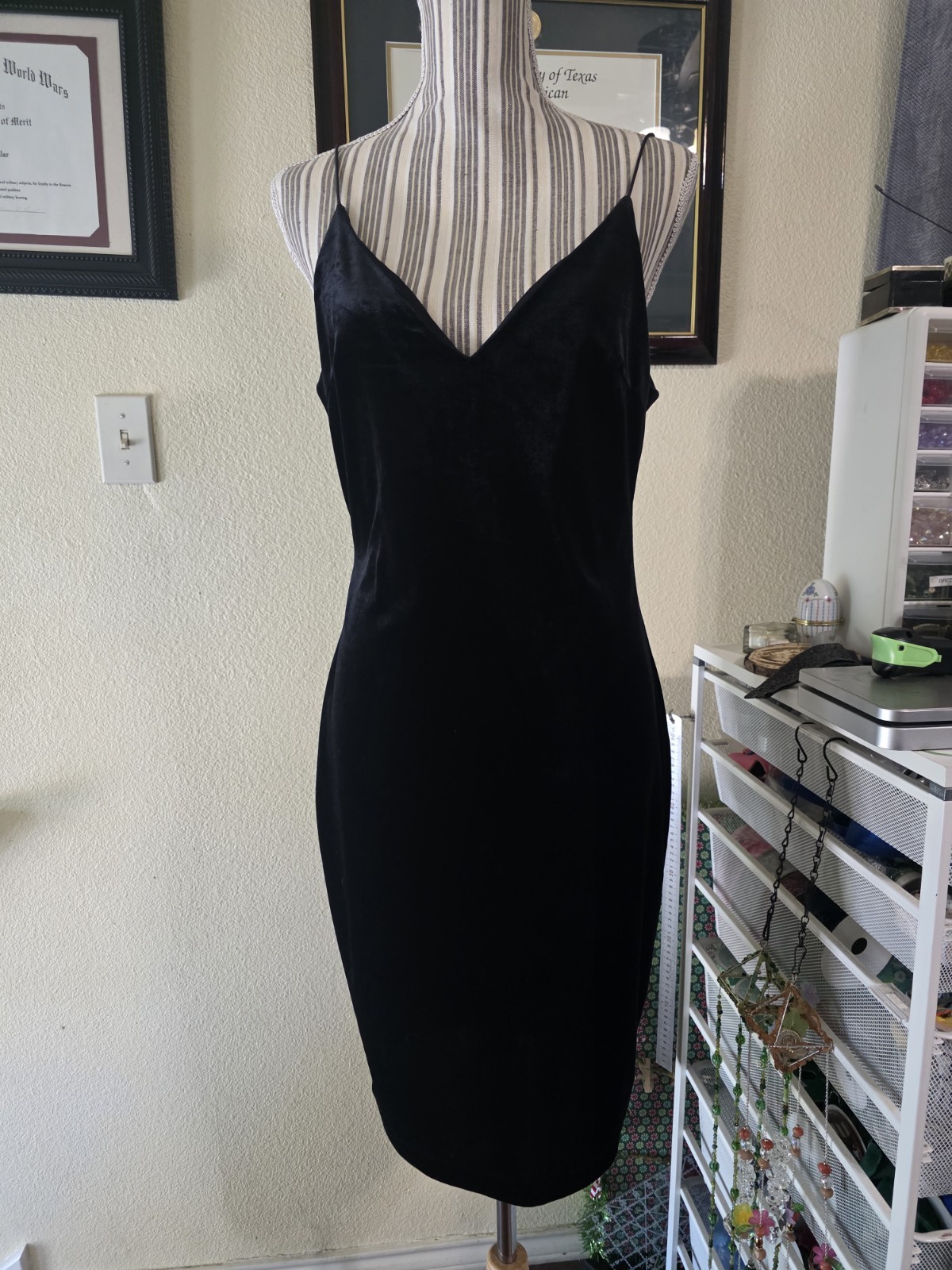 B. Smart Women’s L Little Black Dress Velvet Sleeveless Midi Party Cocktail