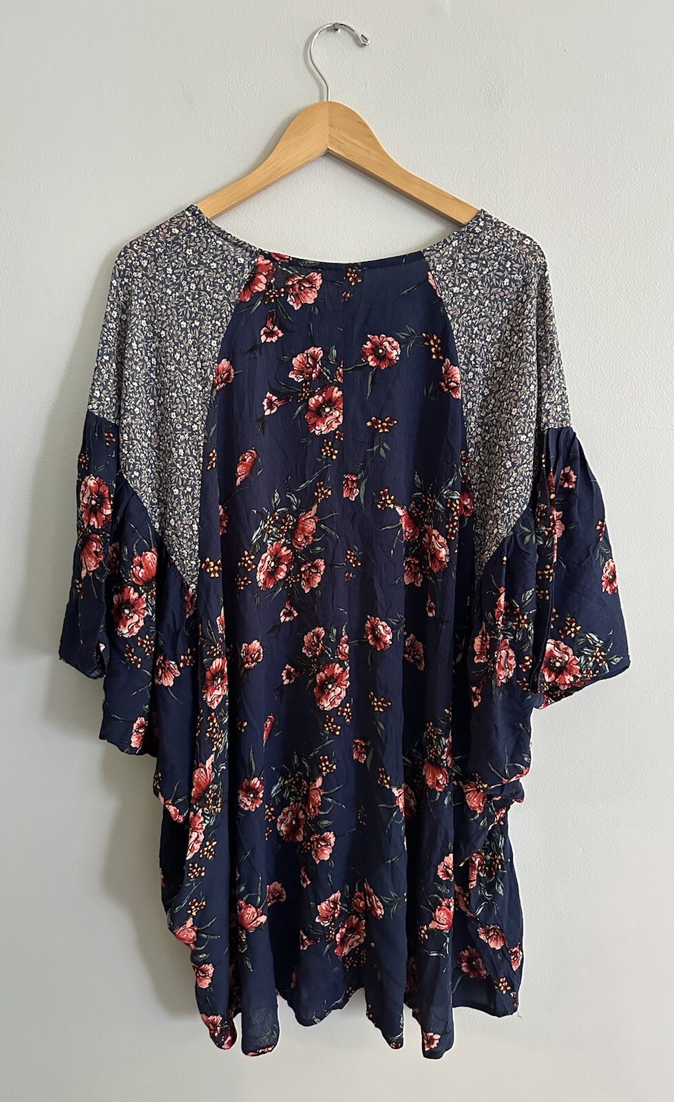 Umgee Boho Floral Dress Batwing Sleeves Women’s Size M Peasant Style Hi Low Hem