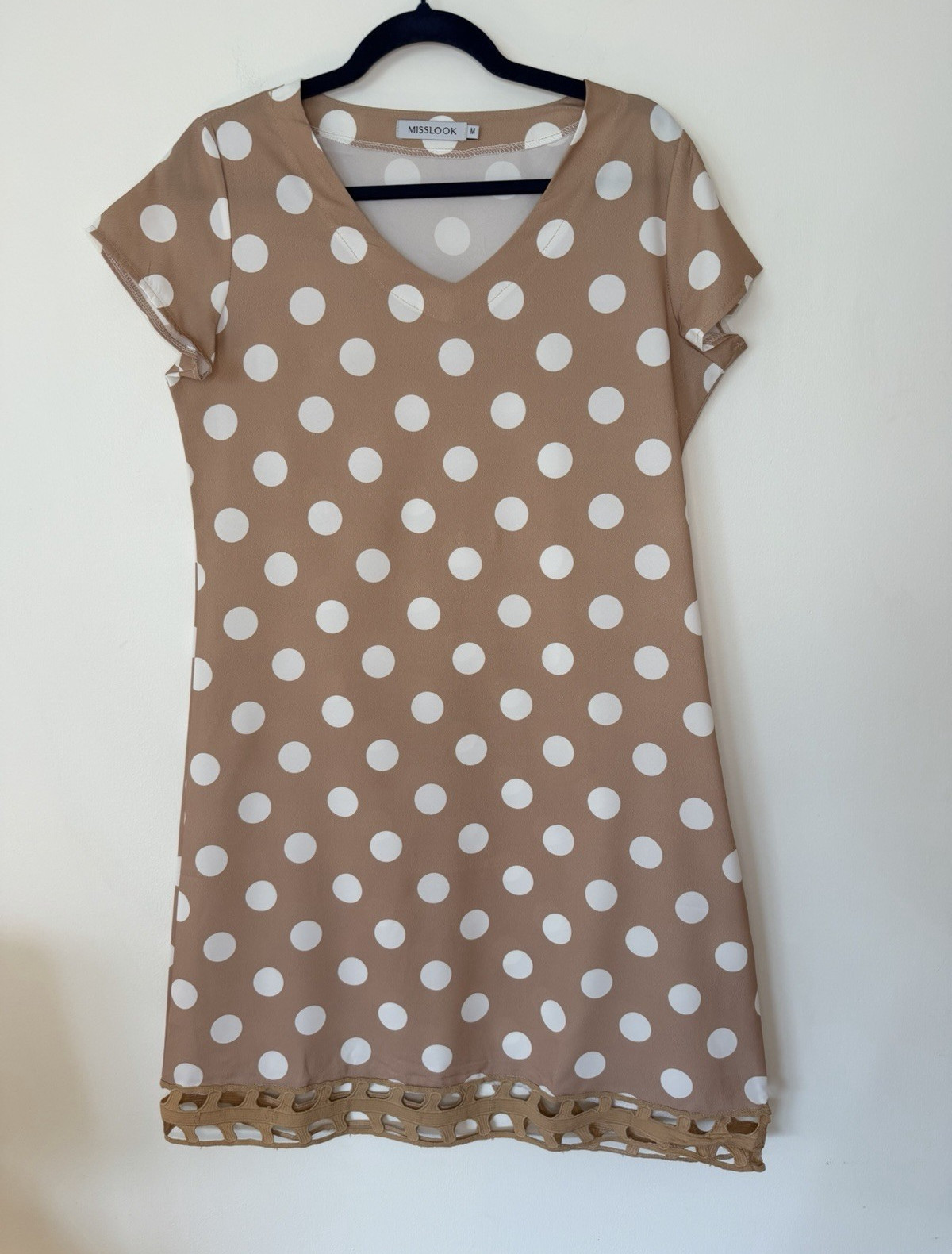 MISSLOOK Tan/White Polka Dot V-Neck Shift Knee Dress M Pullover Crochet