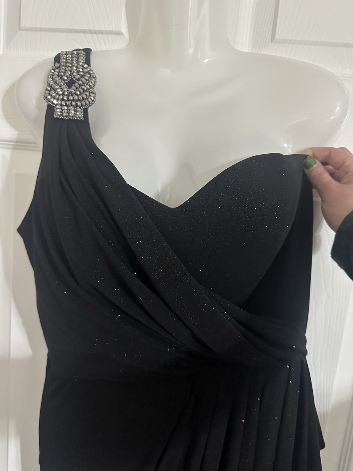 Xscape Black One Shoulder Sweetheart Ruched Beaded evening Dress size 12.