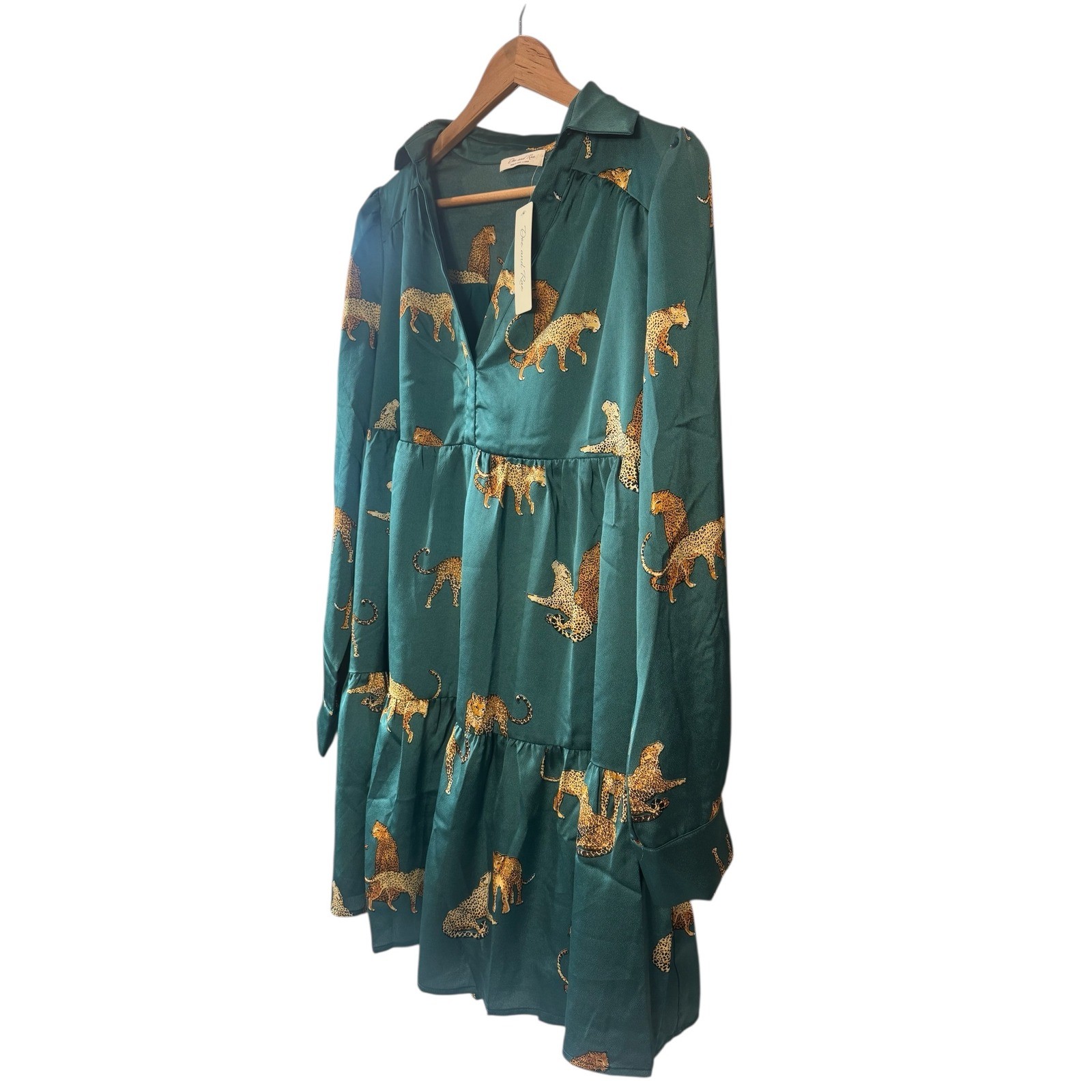 NWT Doe and Rae Green Leopard Print Tiered Shirt Dress Long Sleeve Women’s Large