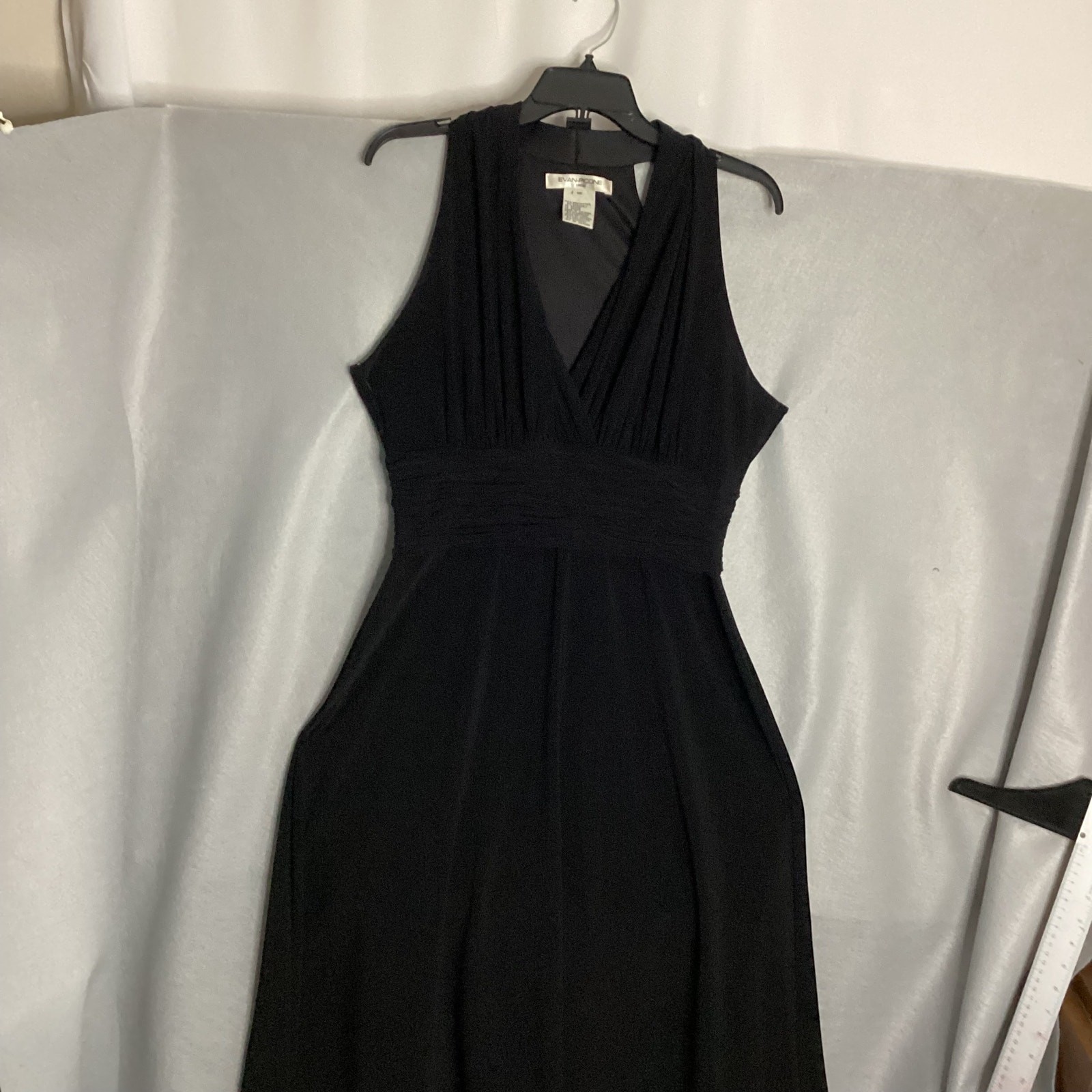 Evan-Picone Black Dress Size 12 – V-Neck, Rouched Waist, Full Skirt, Classy