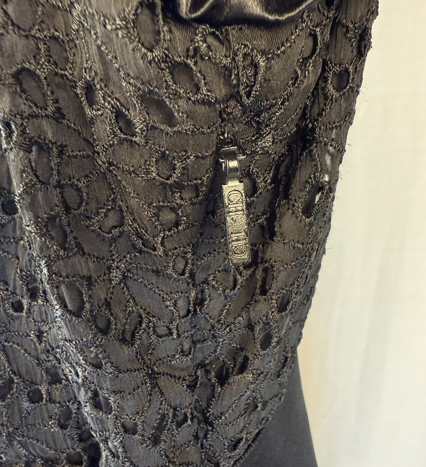 Carolina Herrera Black Collared Eyelet V-Neck Silk Blend Dress Sz 8