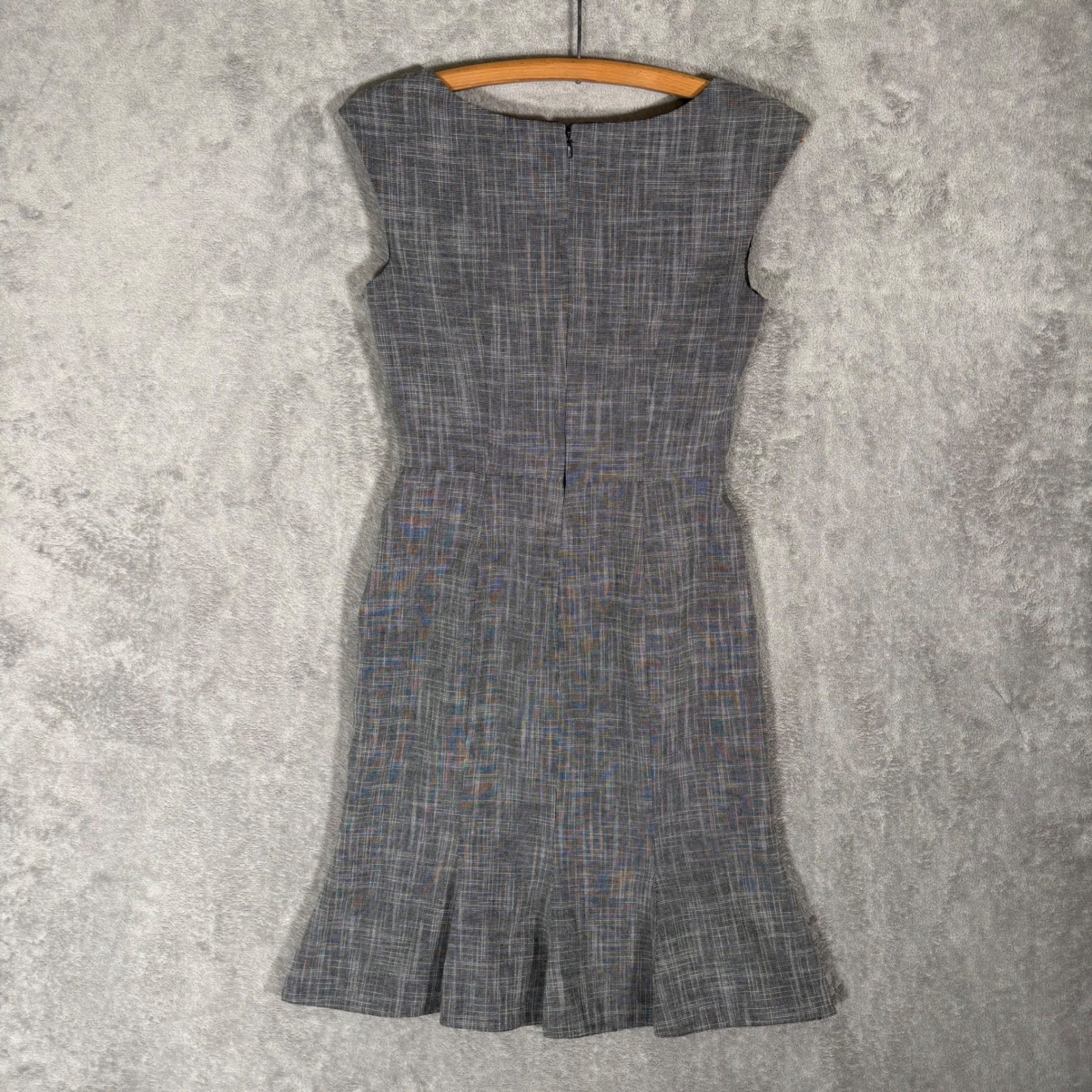 White House Black Market Gray Crosshatch Fit Flare Sheath Dress Size 0 Office