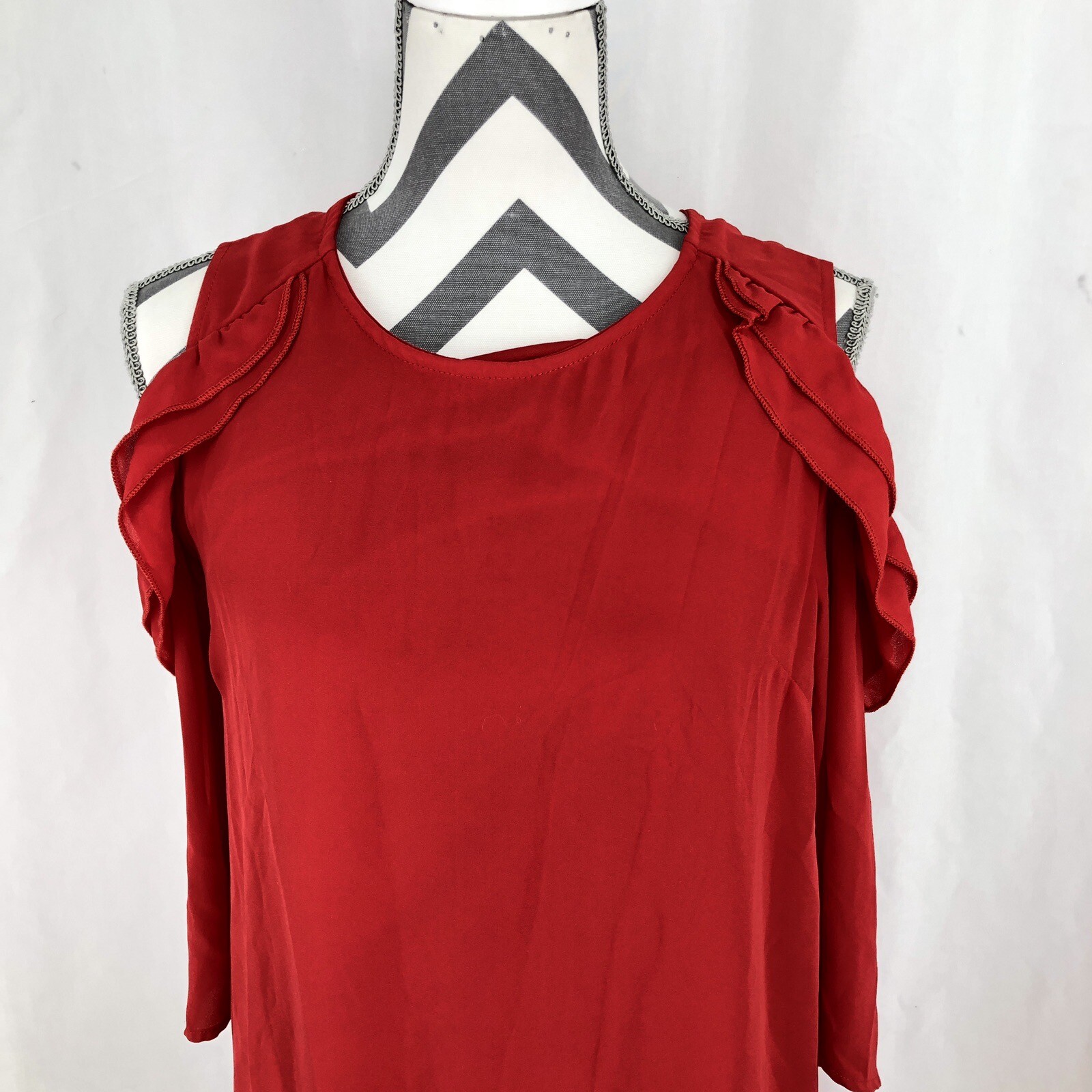 Almost Famous Red Cold Shoulder 3/4 Sleeve Lined Dress Medium
