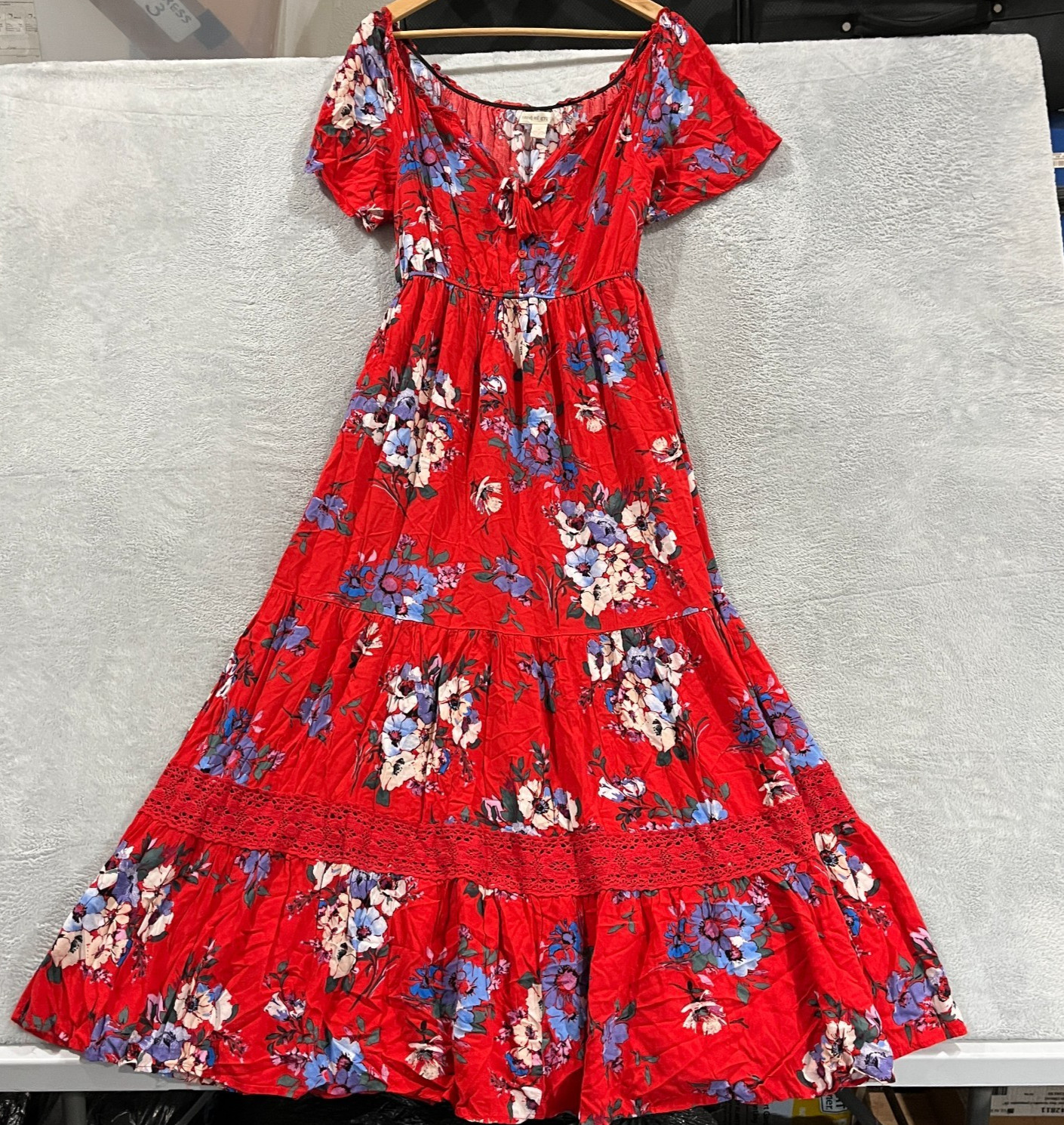 Band Of Gypsies Maxi Dress Medium Floral Red Button Tie Flutter Sleeve Boho