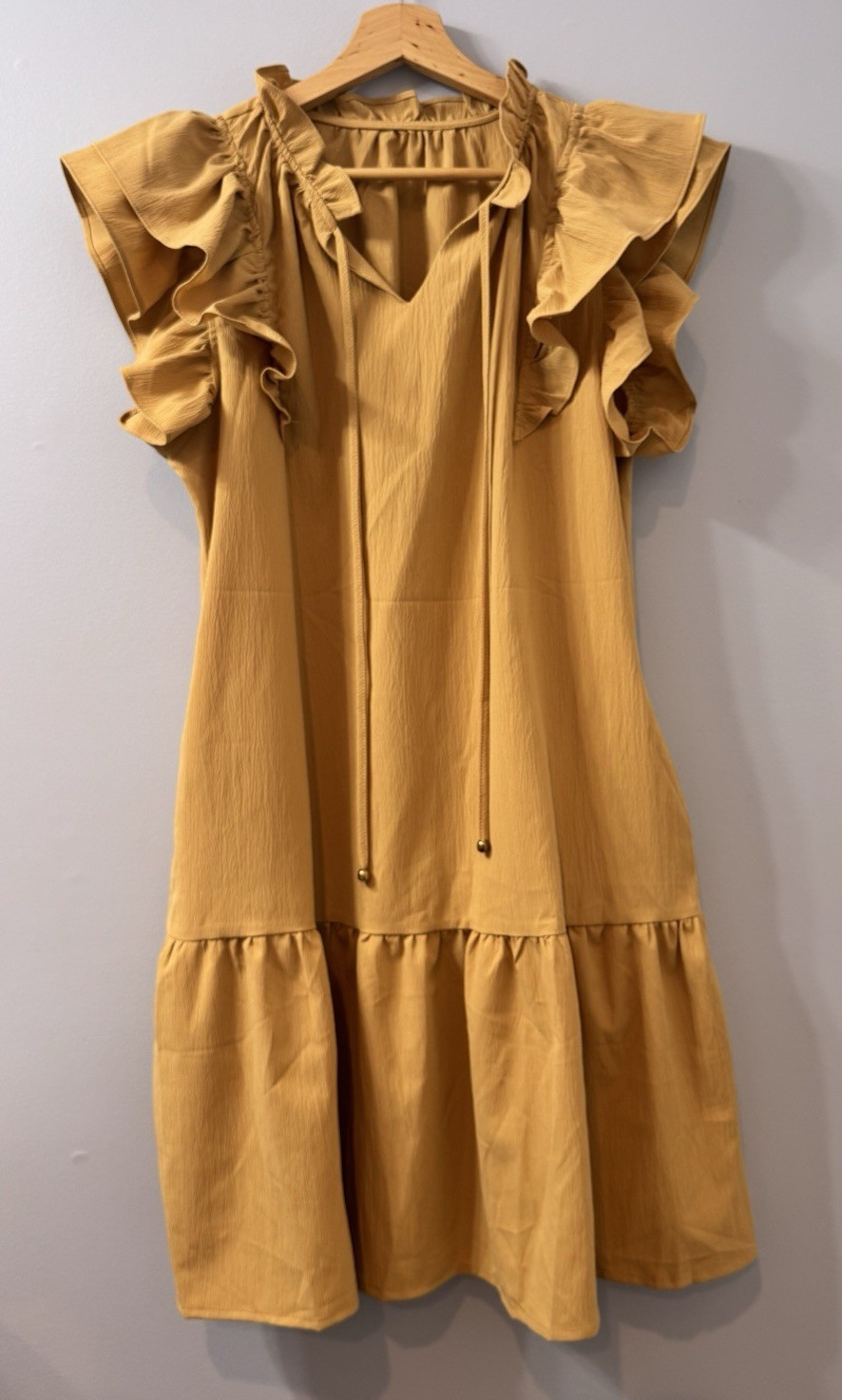 Women’s Tan Solid V-Neck Flutter Sleeve Shift Dress Ruffle Tie Pullover L