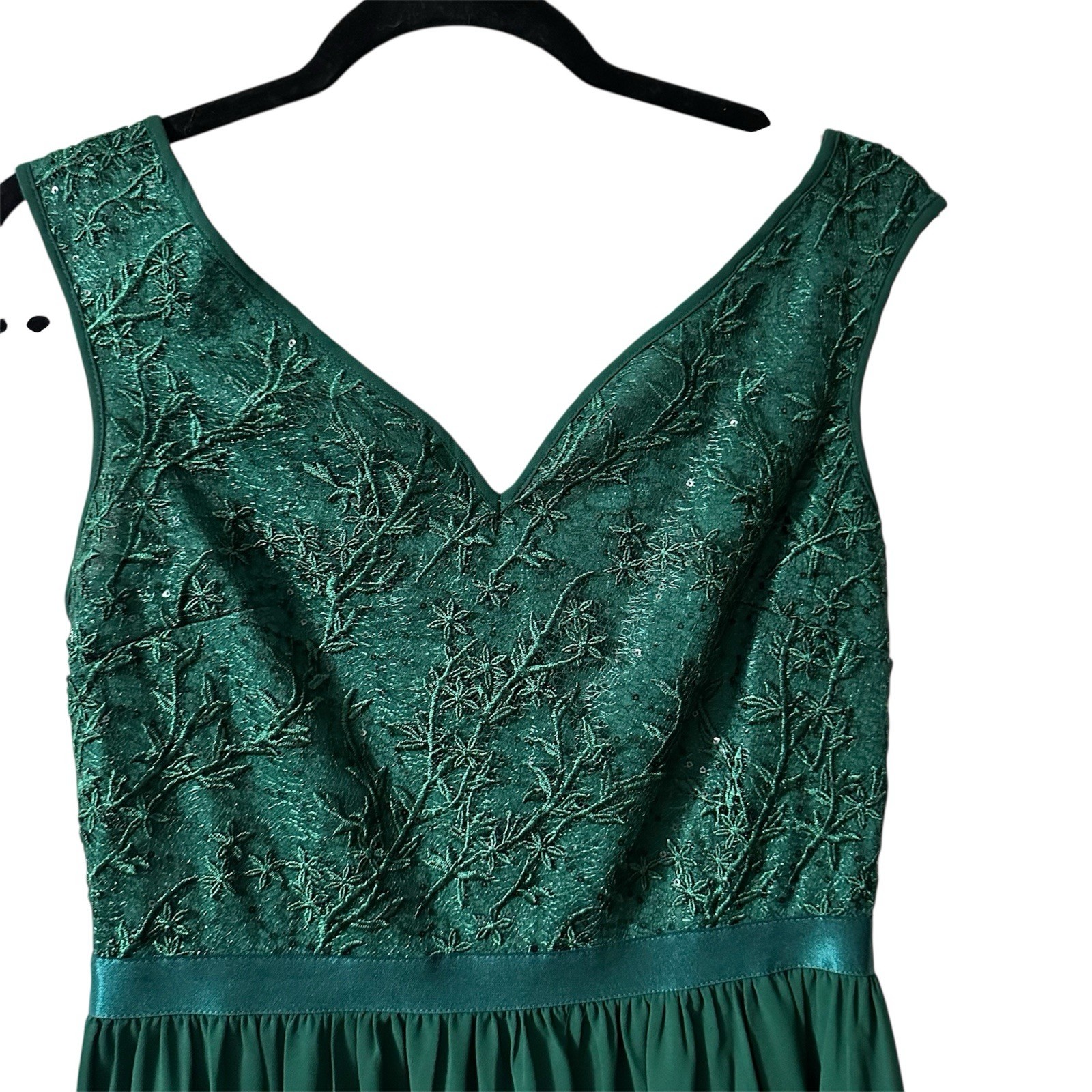 Miusol NWT Women’s Medium Knee Dress Green Sleeveless Semi Formal Party New