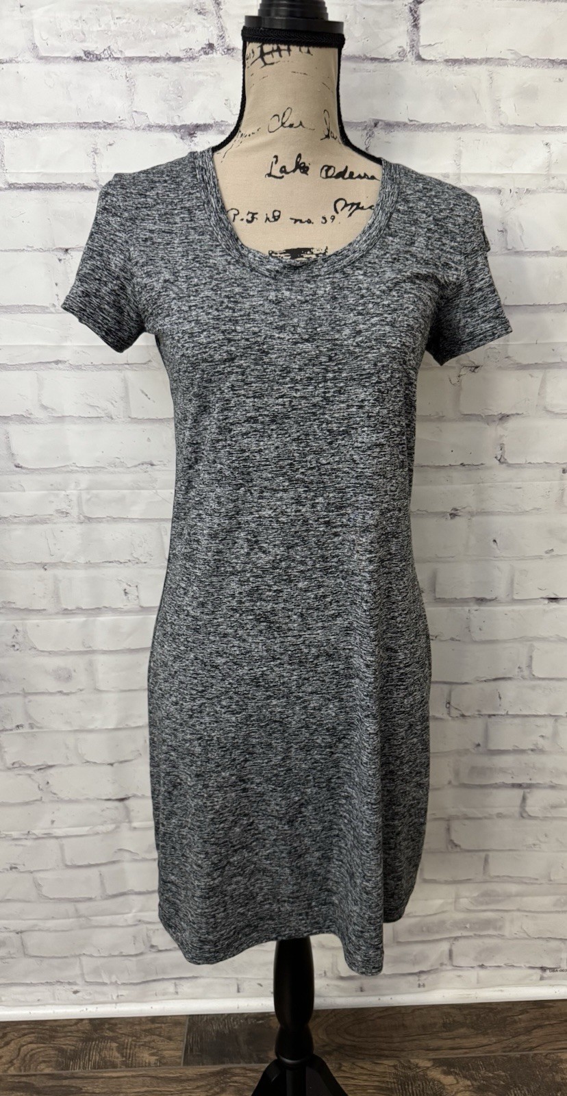 Merrell Selecteick Small Gray Black Dress Scoop Neck Short Sleeve Stretch