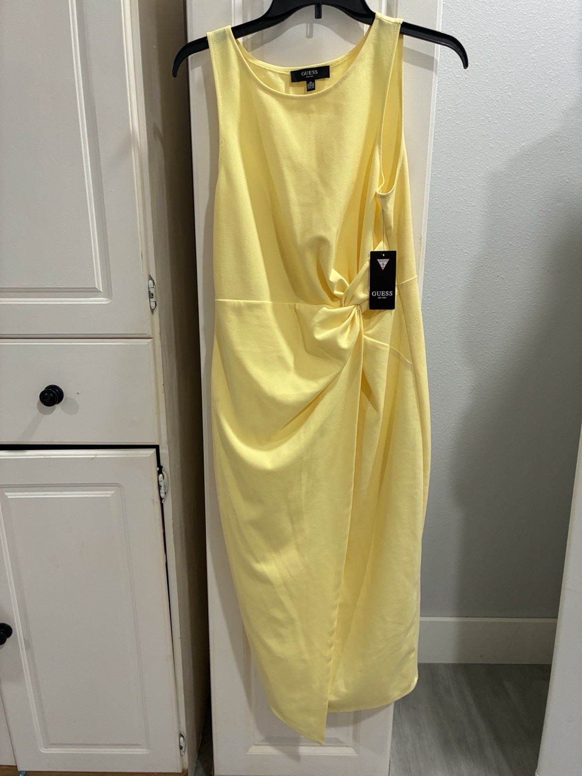 GUESS Women’s Yellow Solid Sheath Midi Dress Sleeveless Round Neck Ruched S