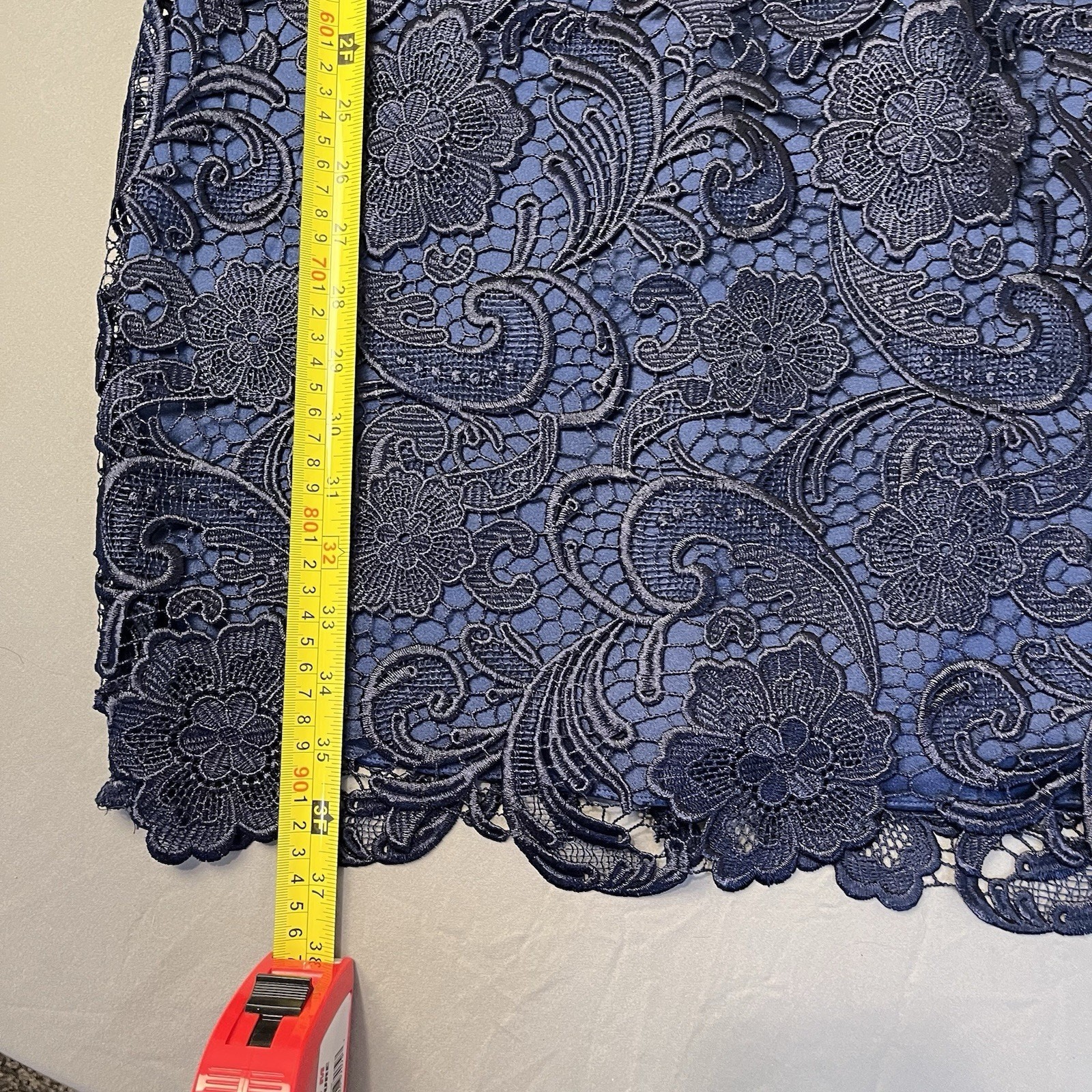 DECODE 1.8 Sheath Dress Sz 4 Womans Navy Blue Scalloped Floral Lace Cap Sleeve