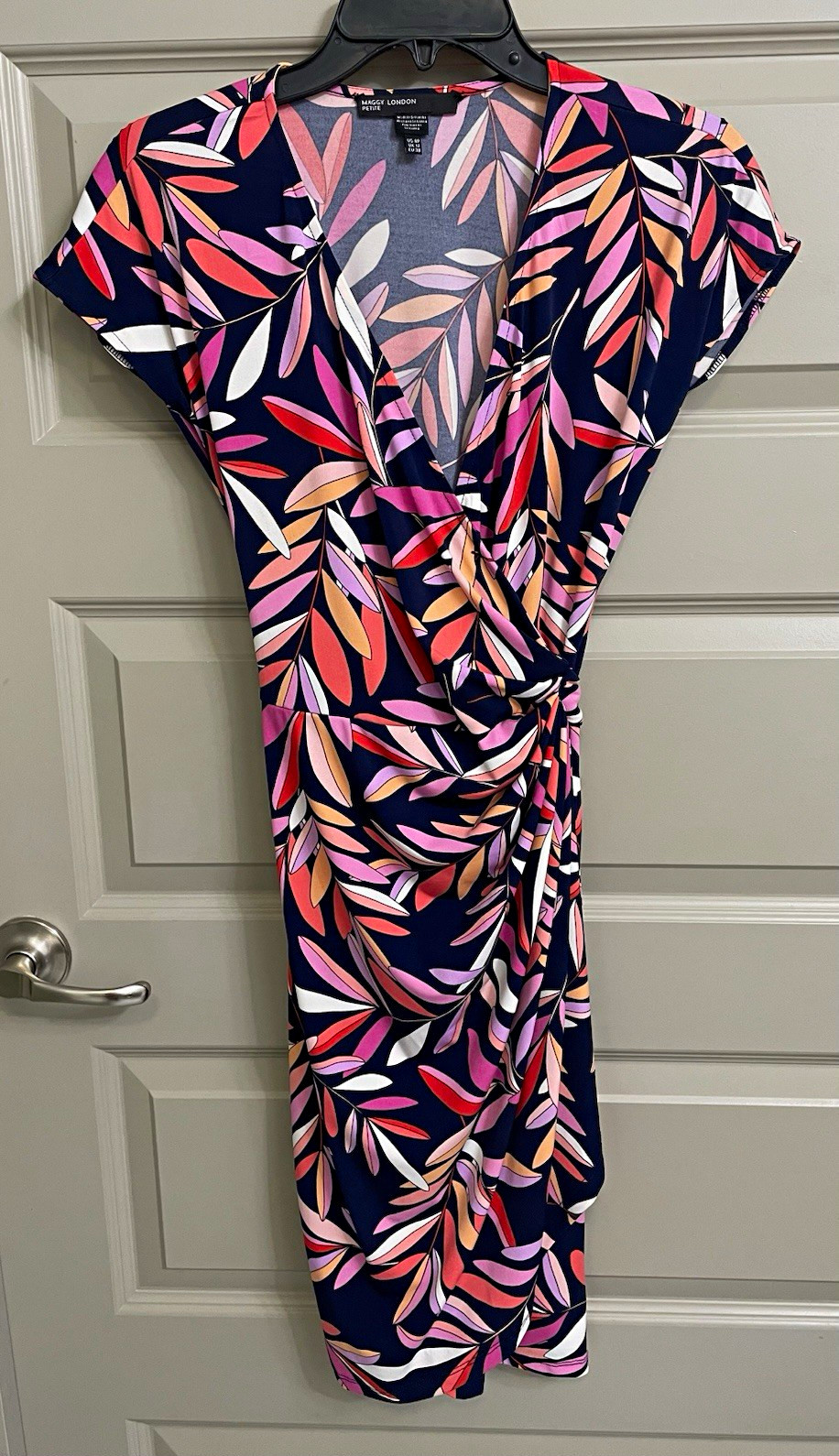 Maggy London Petite 8P Floral Wrap Dress V-Neck Ruched Knit Navy Pink Cap Slv