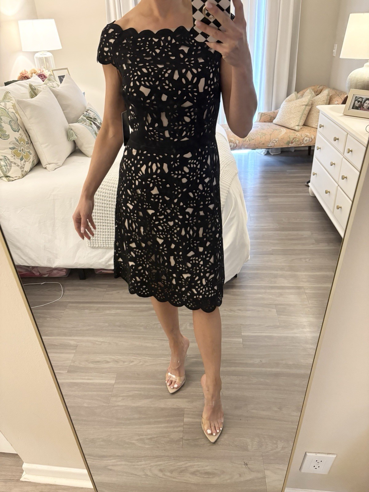 SHANI Black/Nude Cut-Out Off-Shoulder Short Sleeve A-Line Knee Dress 8