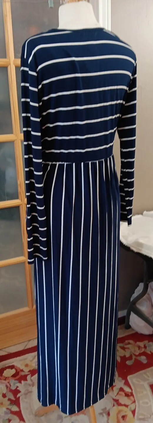 Striped Maxi Dress NWT Long Sleeved Hount Blue White Sz XL Soft Classic Beauty