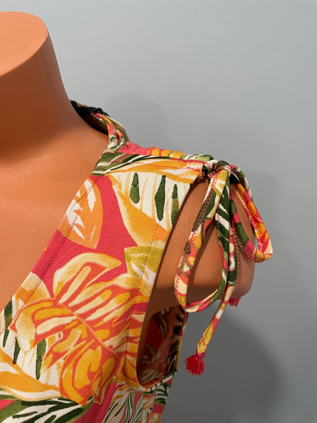 Caribbean Joe NWT size M Shoulder Tie Shift Dress