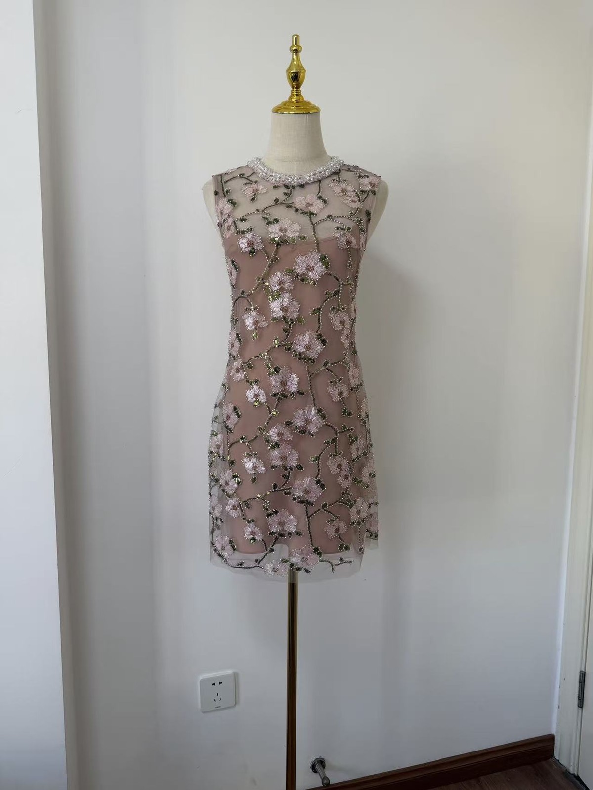 Self-Portrait Pink flower embroidery bead decoration sleeveless dress short skir