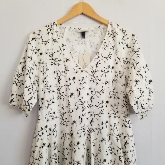 NWT Universal Thread Bell Elbow Mini Floral Dress Size XS
