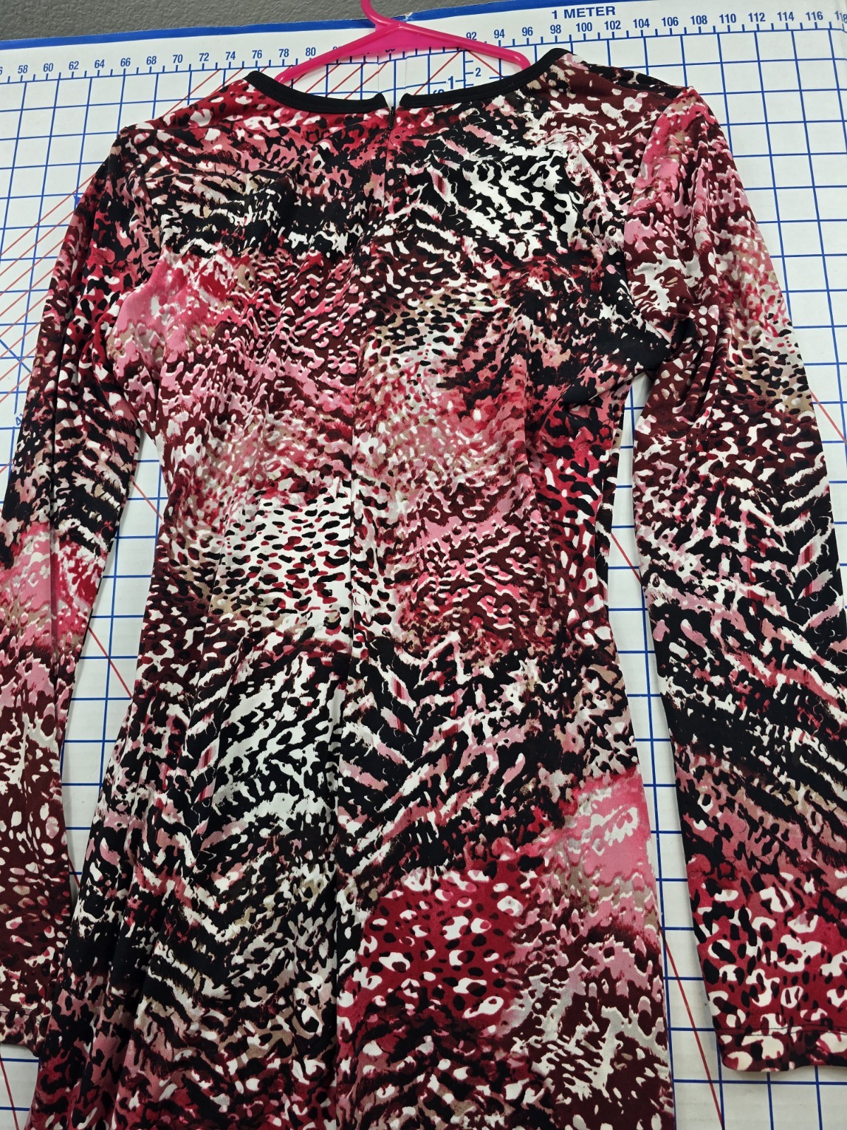 Calvin Klein Red Wrap Dress Size 6 V Neck Wrap Around Long Sleeve USED GOOD