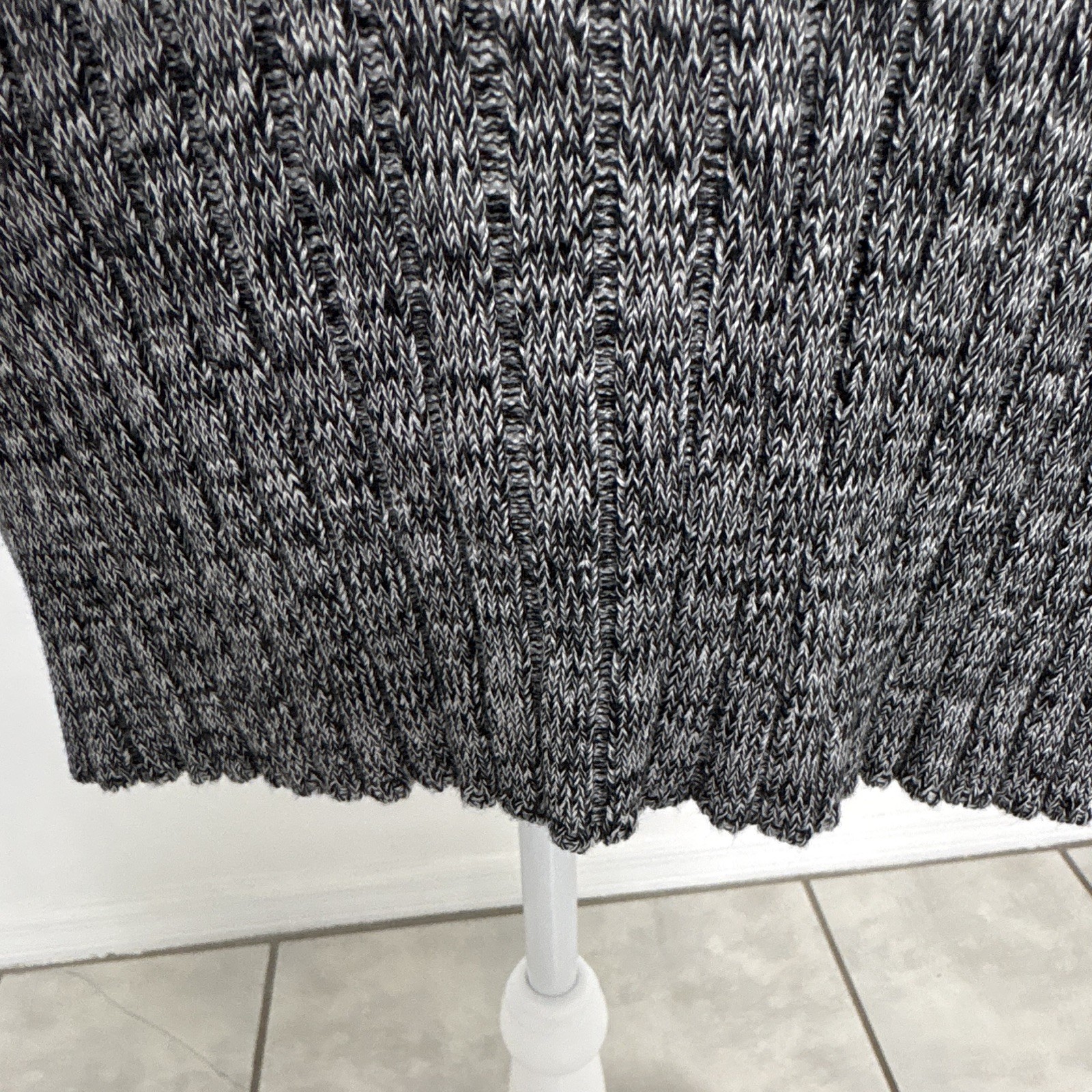 FOREVER 21 S Black Solid Ribbed Knit Cut-Out Round Neck Long Sleeve Bodycon