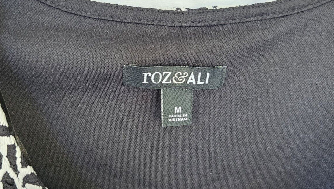 Roz Ali Dress Womens Size Medium Black White Overlay Shift Bell Sleeves LS NWT