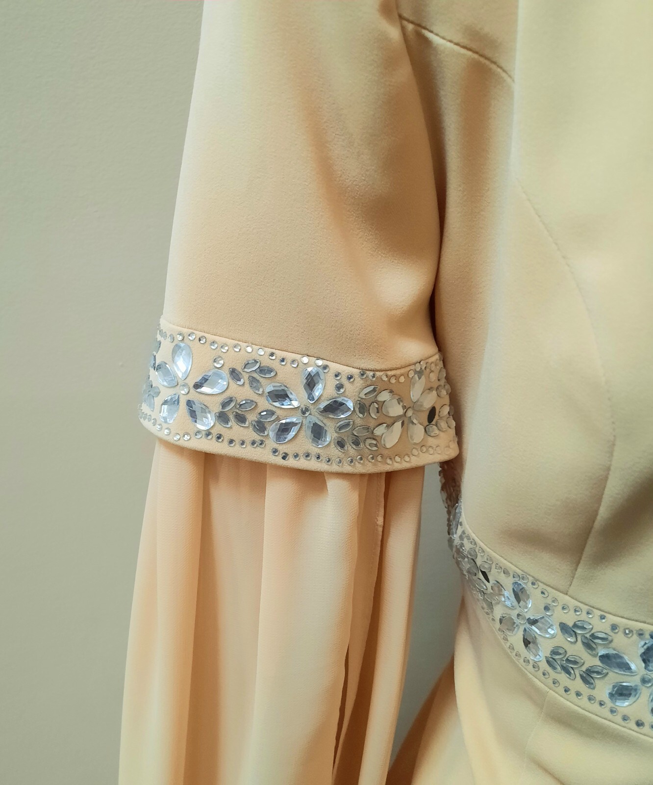 BELL SPLIT SLEEVES BEADED TRIM EMPIRE WAIST MOD MIDI SHEATH DRESS sz 12