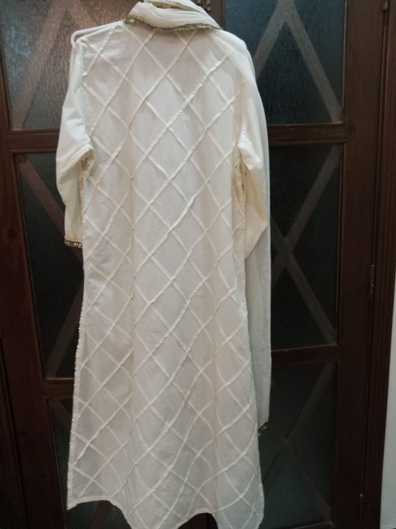 Junaid Jamshed Ivory Cotton Kurta with Maroon Churidar Pajama and Chiffon Dupata