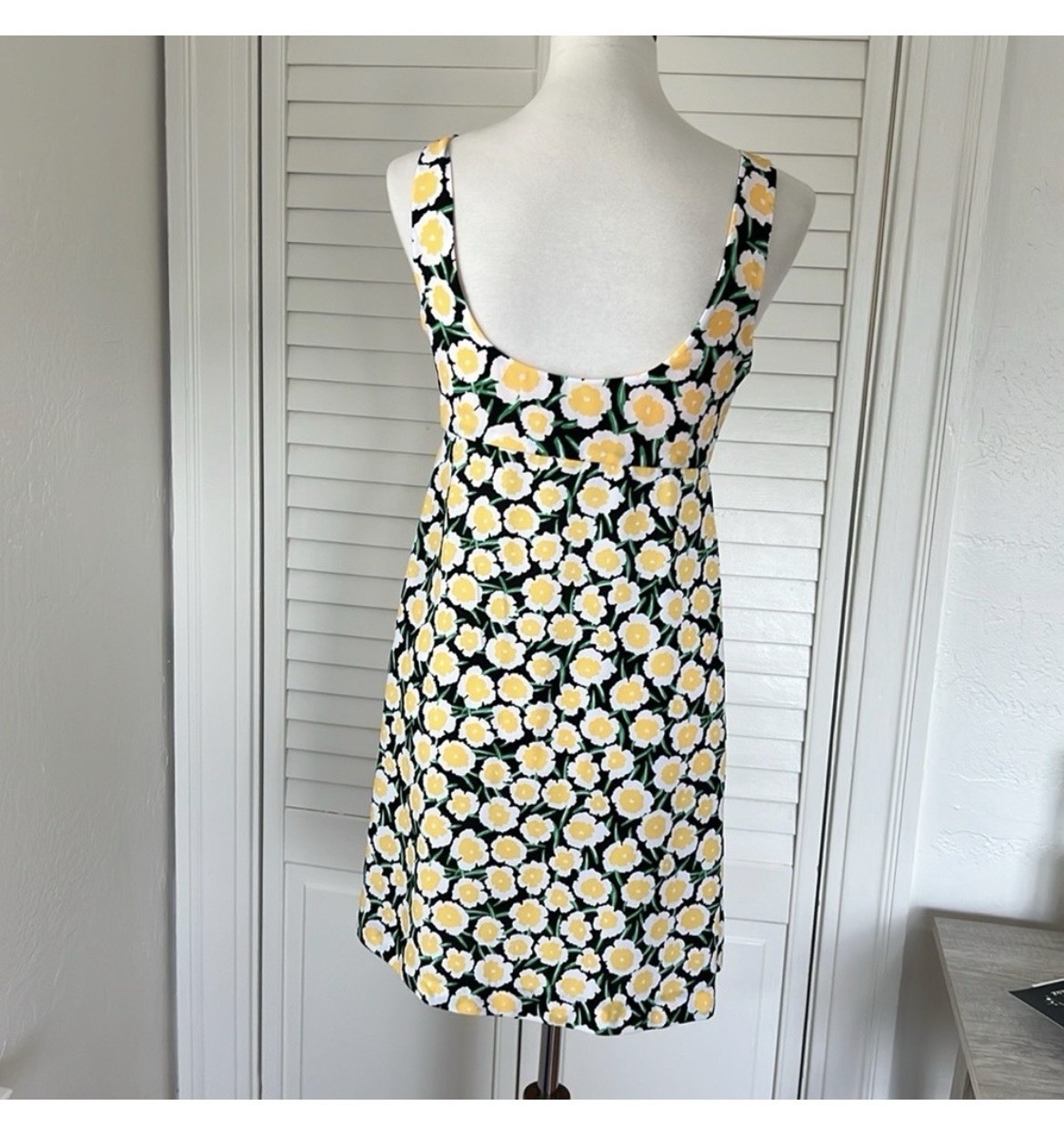 Diane von Furstenberg DVF Target Daisy Mini Dress sz4 Floral