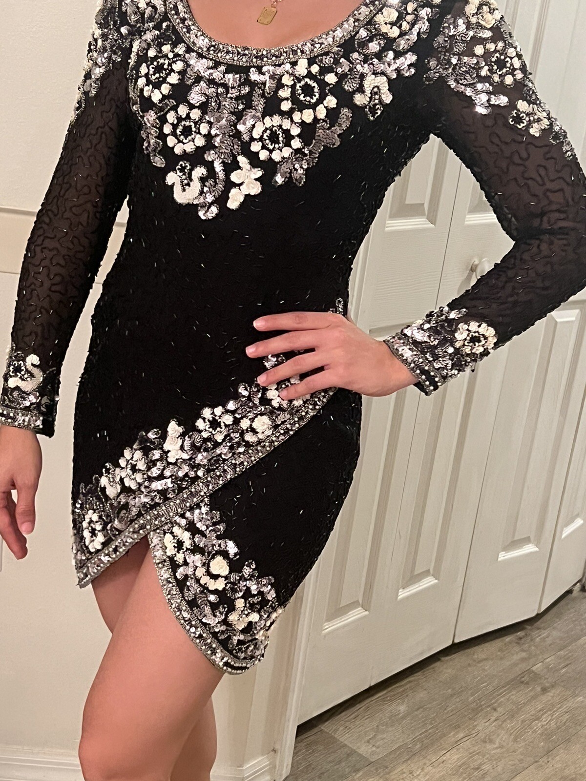 Oleg Cassini Back Tie Sequin Beaded Sz 4 DRESS White& Black