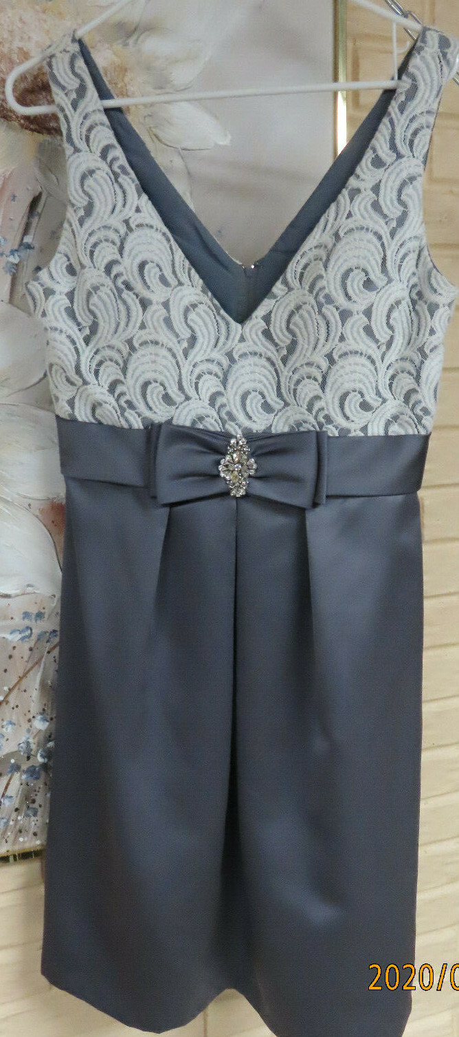 EUC LIZ FIELDS SZ 10 GRAY / WHITE LACE V-NECK FRONT/BACK DRESS EMBELLISHED WAIST